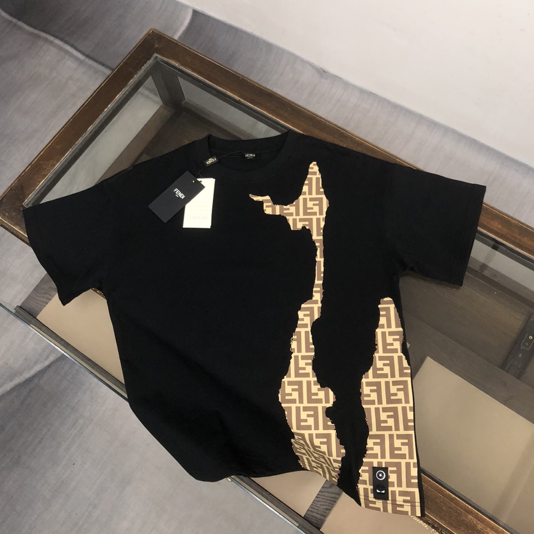 ☆超人気☆ 2024 フェンディ 新作 半袖Tシャツ 偽物