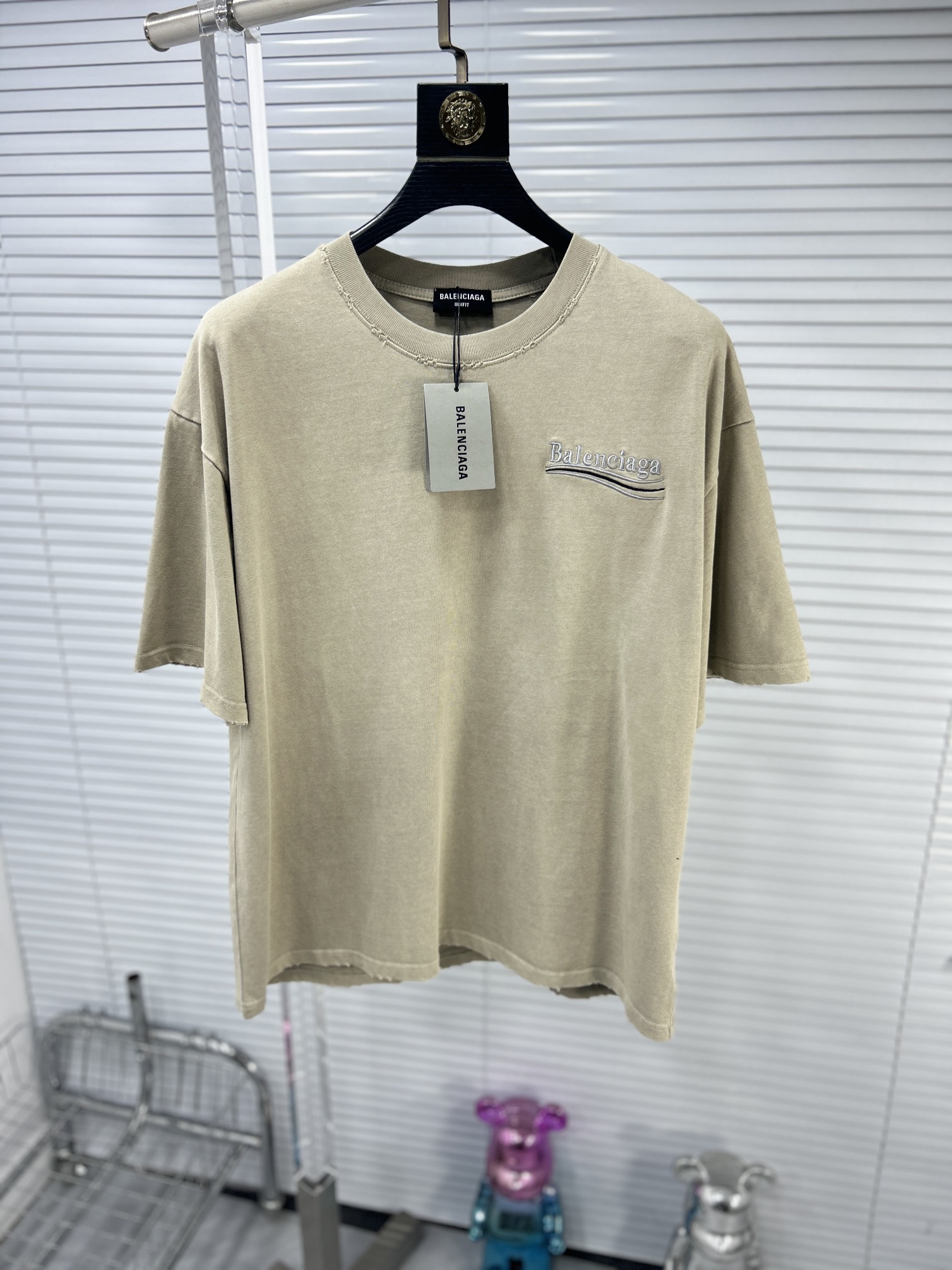 おすすめ 2024 バレンシアガ 新作 半袖Tシャツ 偽物