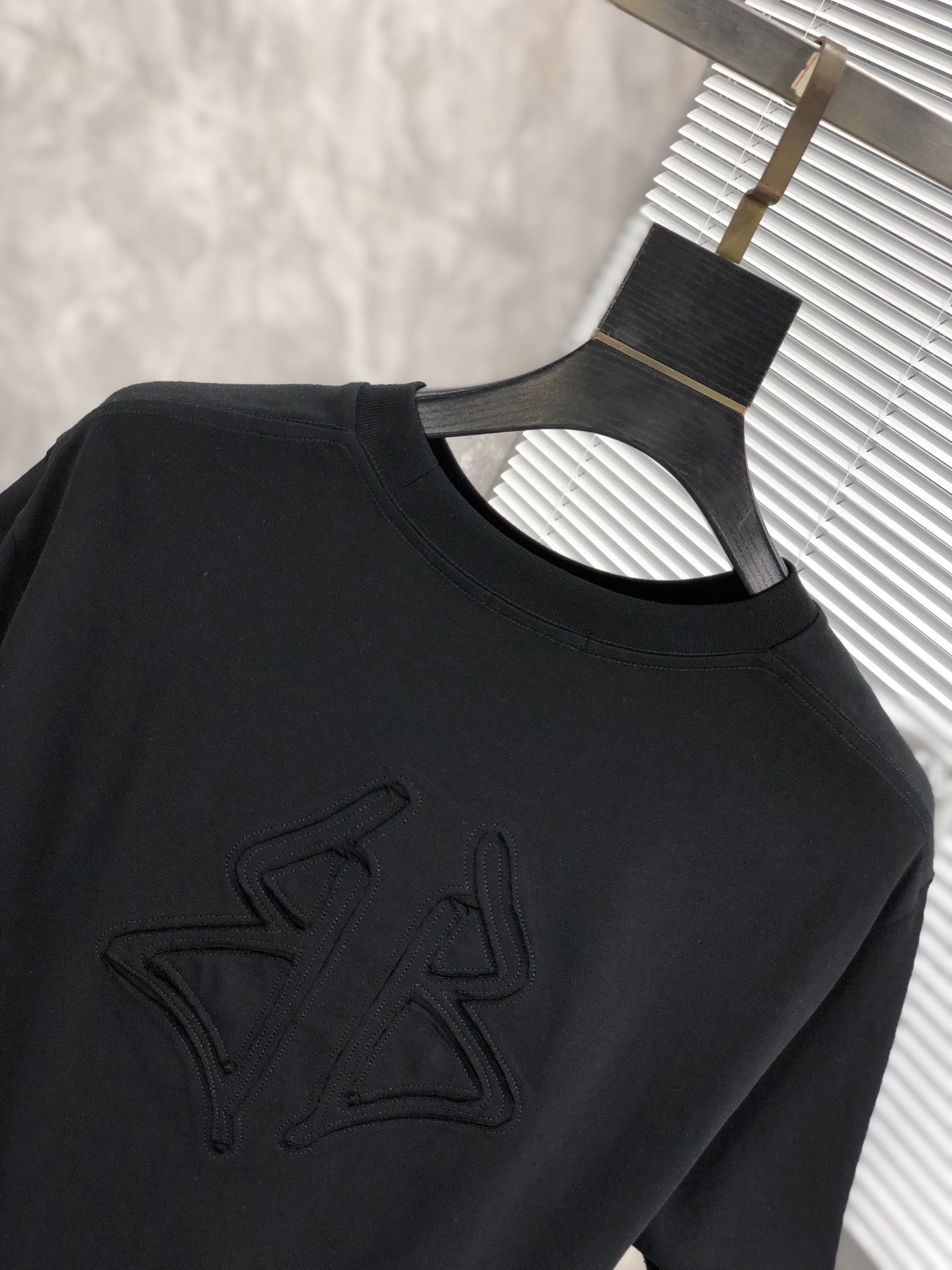 完売前に！2024 バレンシアガ 新作 半袖Tシャツ スーパーコピー