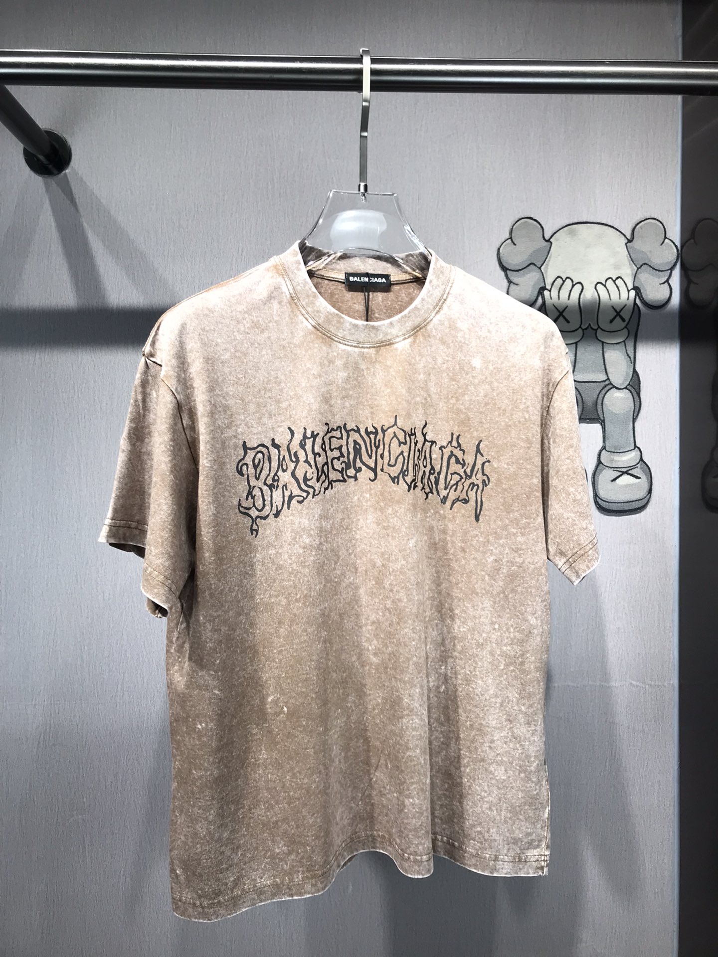 使い勝手良 2024 バレンシアガ 新作 半袖Tシャツ スーパーコピー