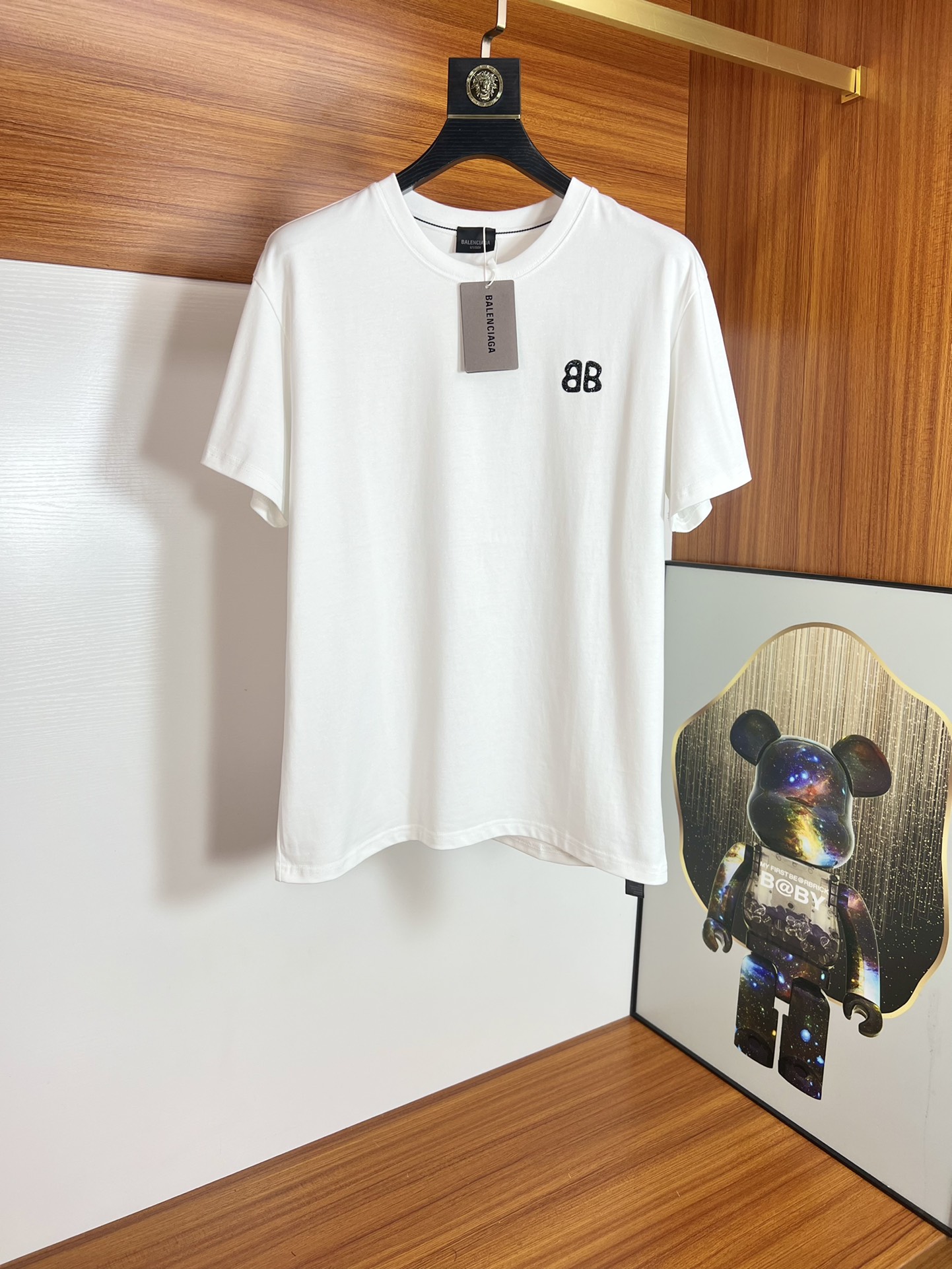 人気急上昇新作 2024 バレンシアガ 新作 半袖Tシャツ コピー