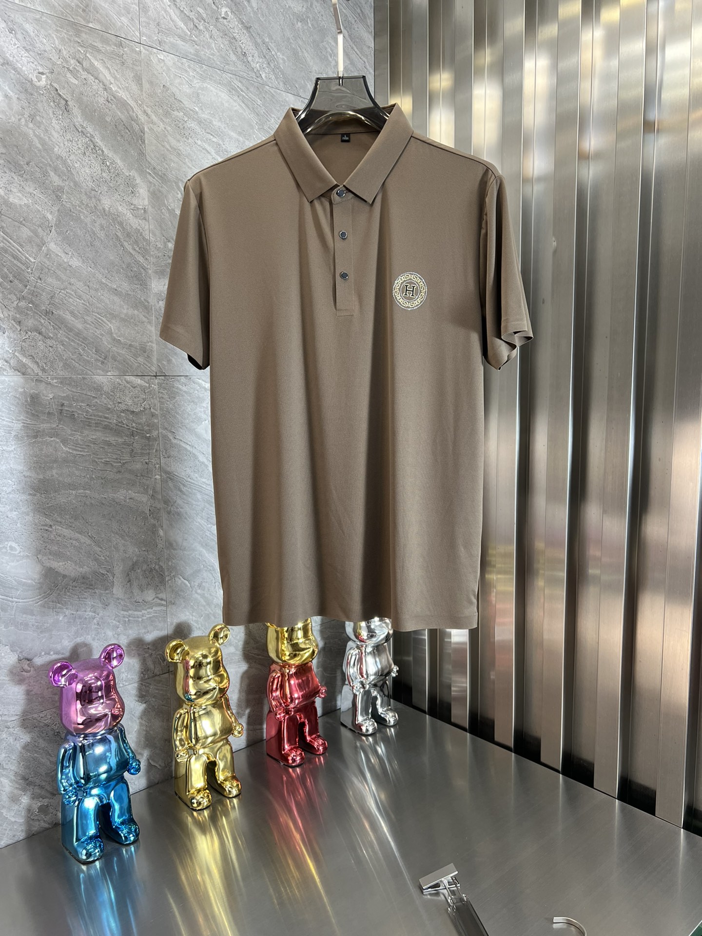 人気急上昇新作 2024 エルメス 新作 半袖Tシャツ コピー