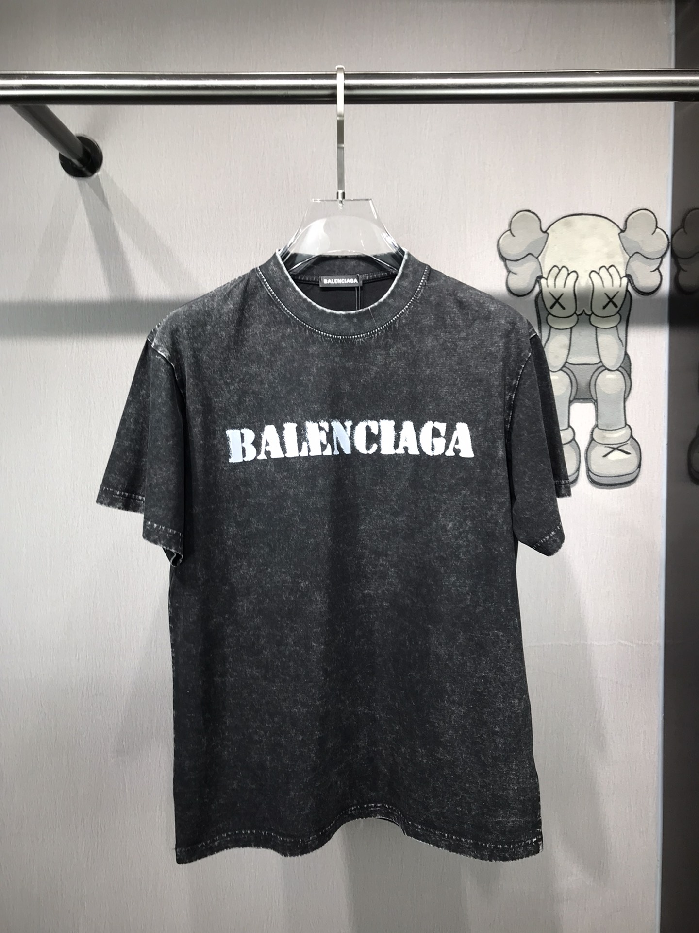 完売必至 2024 バレンシアガ 新作 半袖Tシャツ コピー