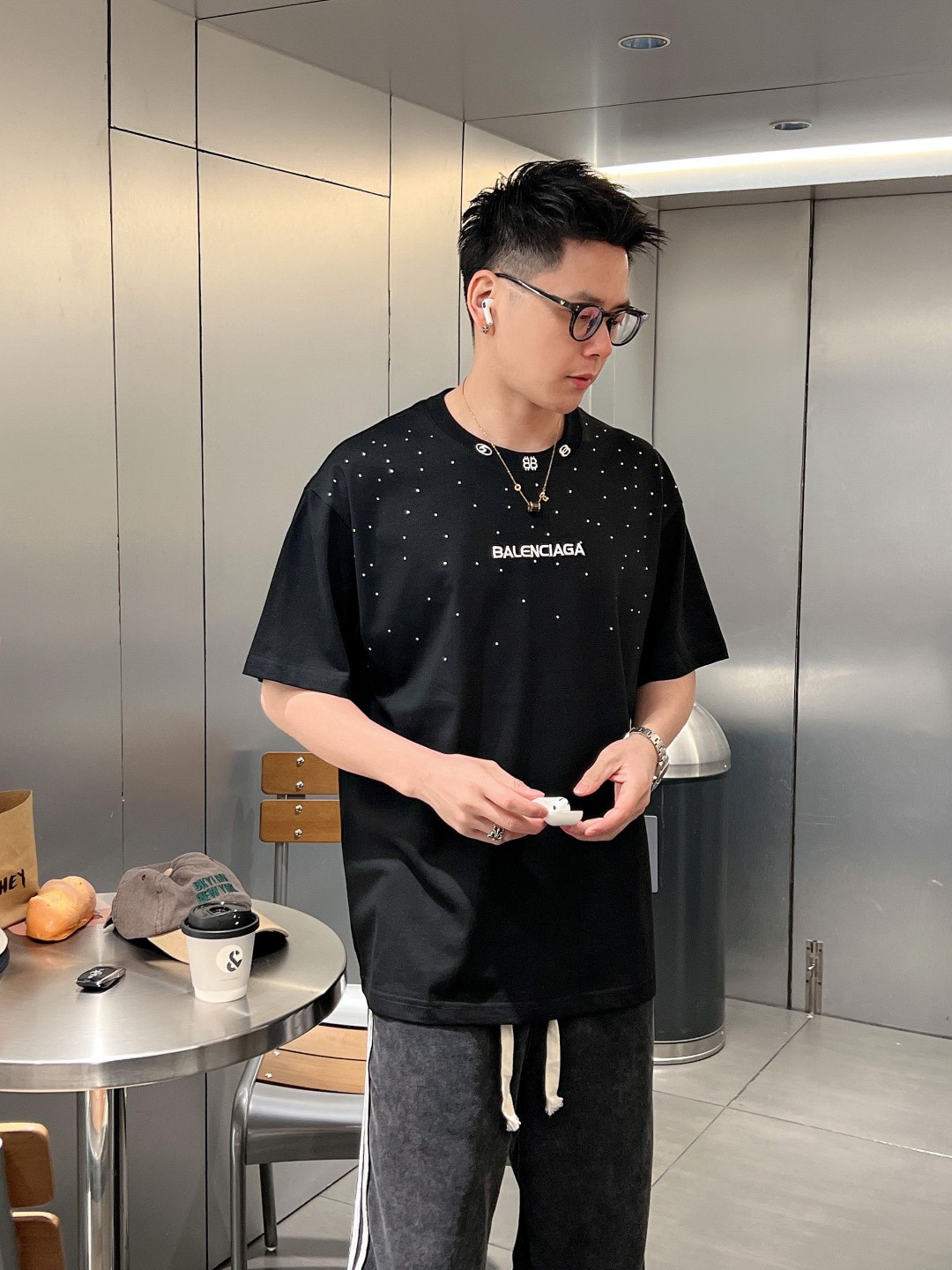 注目アイテム♡ 2024 バレンシアガ 新作 半袖Tシャツ コピー