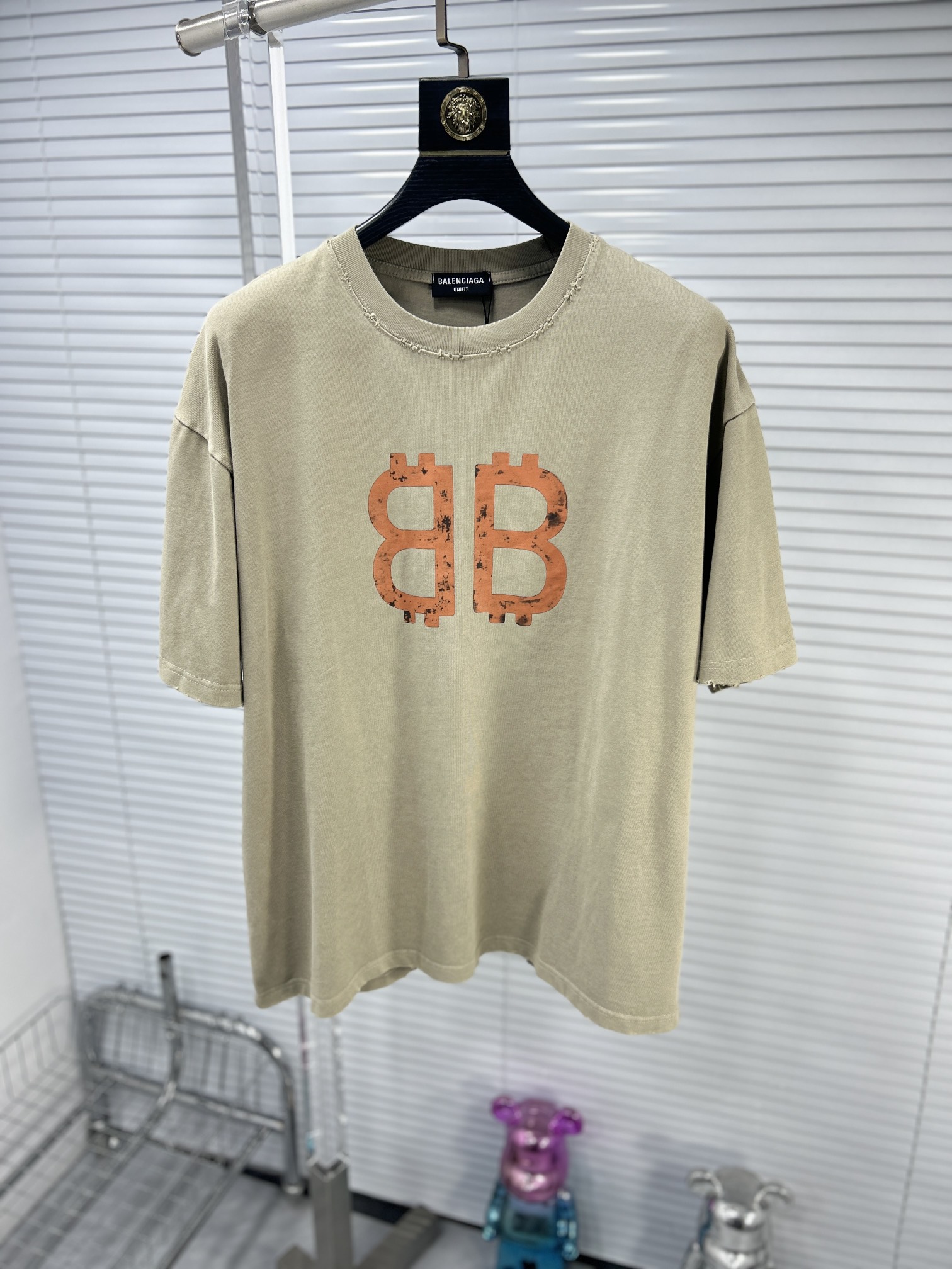 新色登場☆ 2024 バレンシアガ 新作 半袖Tシャツ スーパーコピー