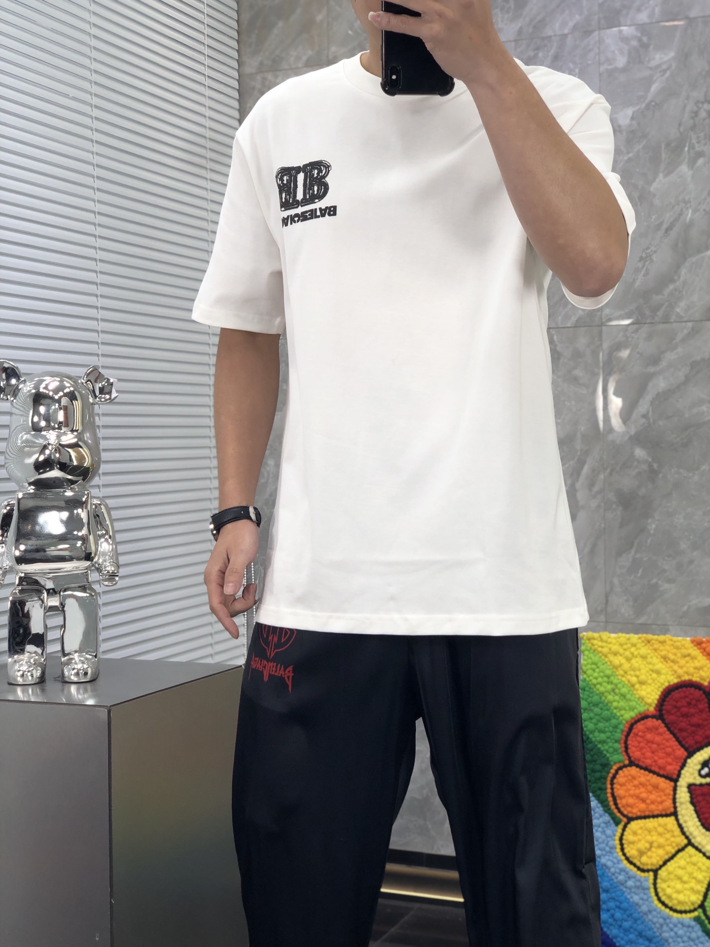 激安価格！2024 バレンシアガ 新作 半袖Tシャツ スーパーコピー