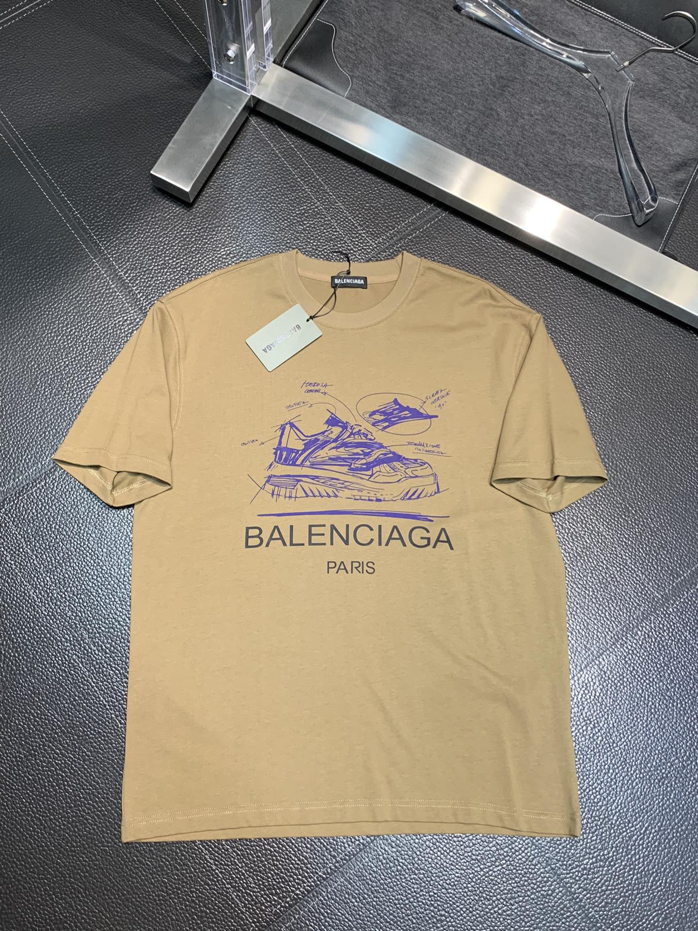 絶対欲しい！2024 バレンシアガ 新作 半袖Tシャツ 偽物 4色