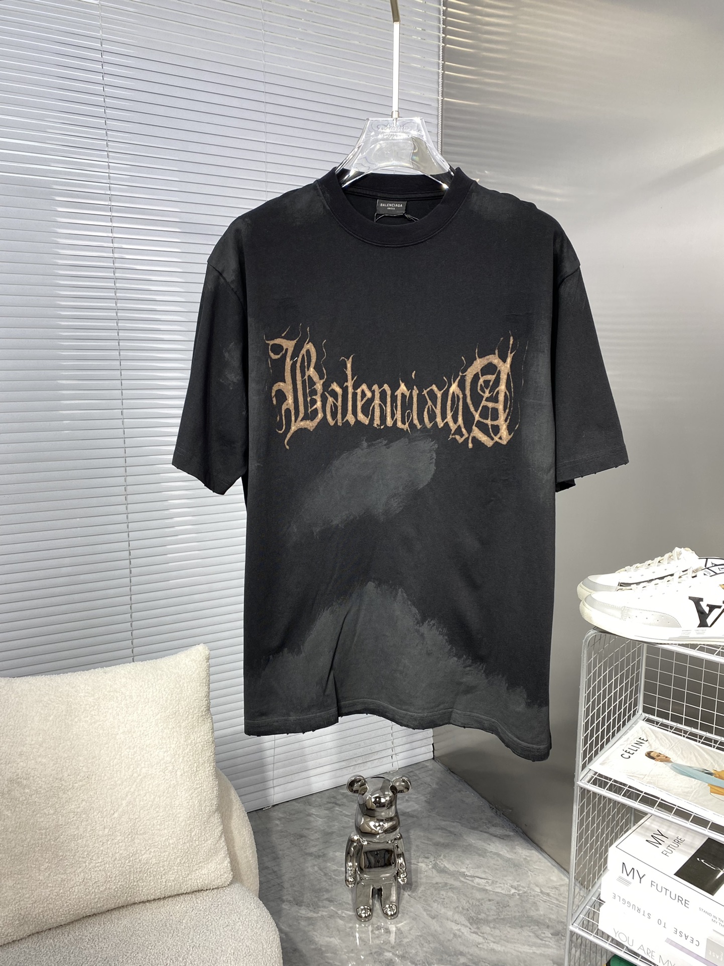 新色登場☆ 2024 バレンシアガ 新作 半袖Tシャツ コピー