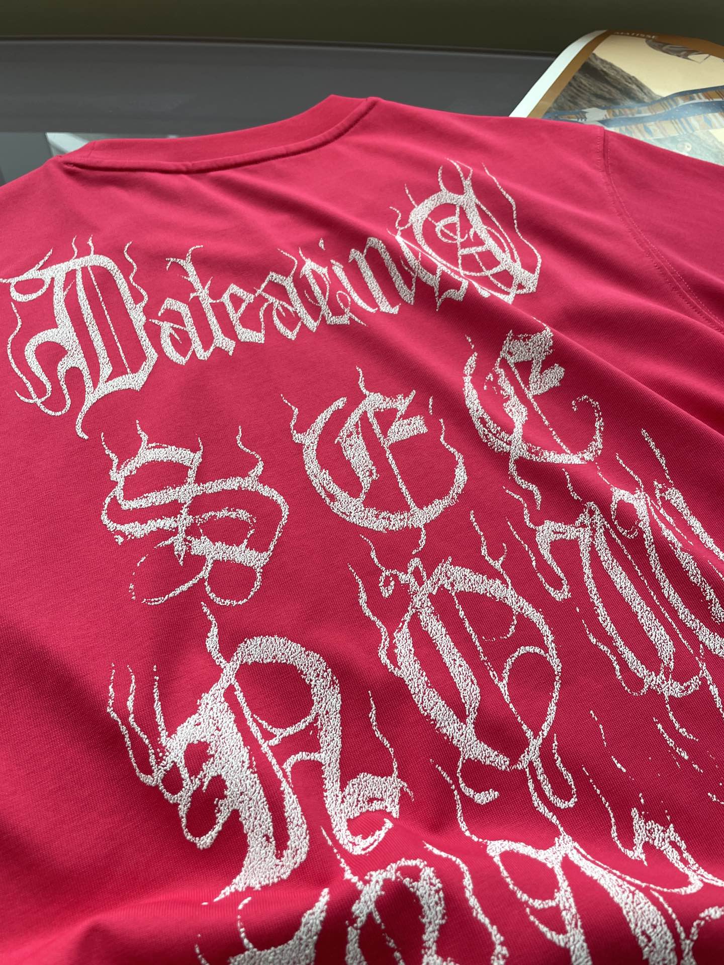 絶対欲しい！2024 バレンシアガ 新作 半袖Tシャツ 偽物