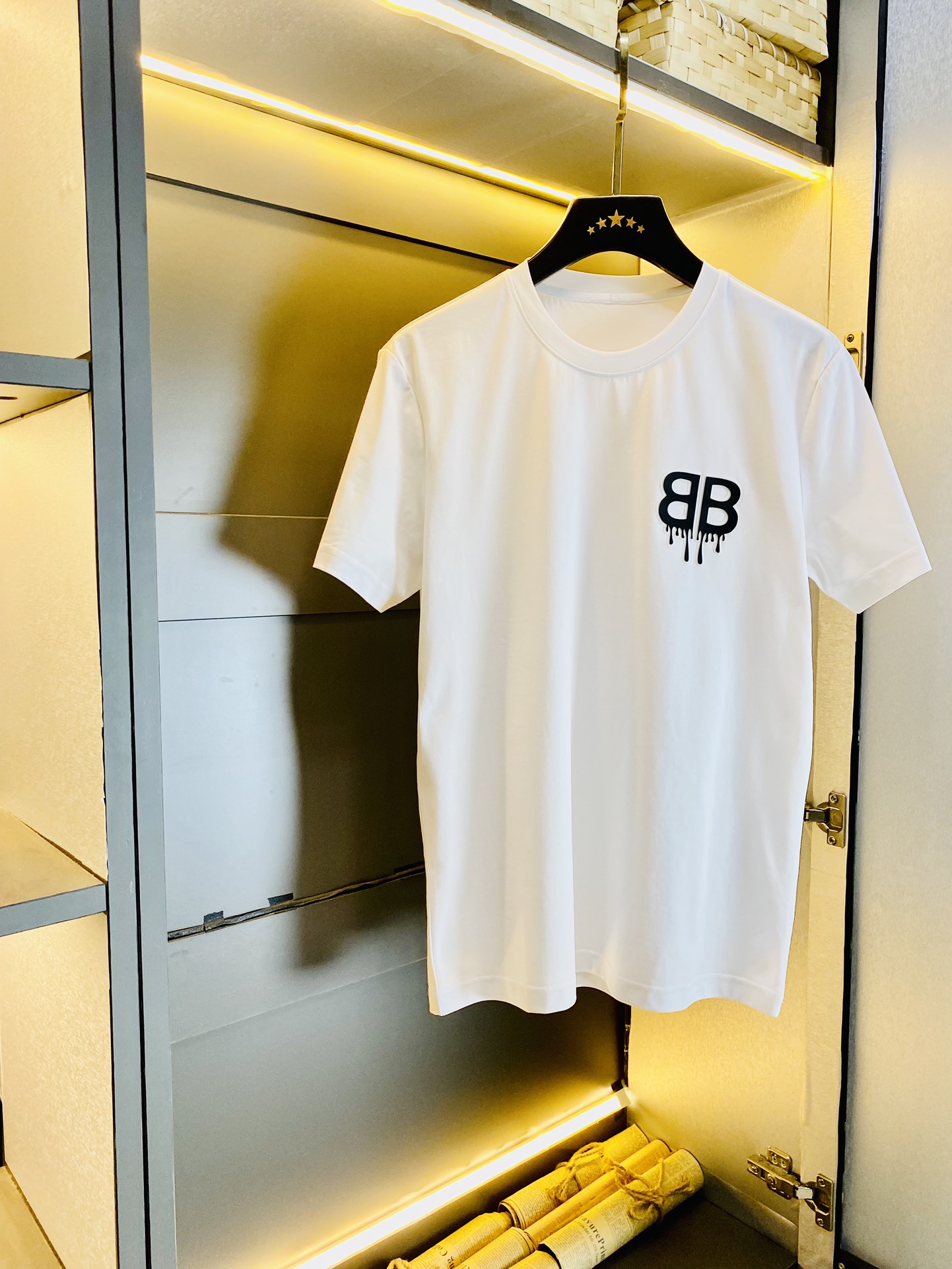 すぐ届く 2024 バレンシアガ 新作 半袖Tシャツ スーパーコピー