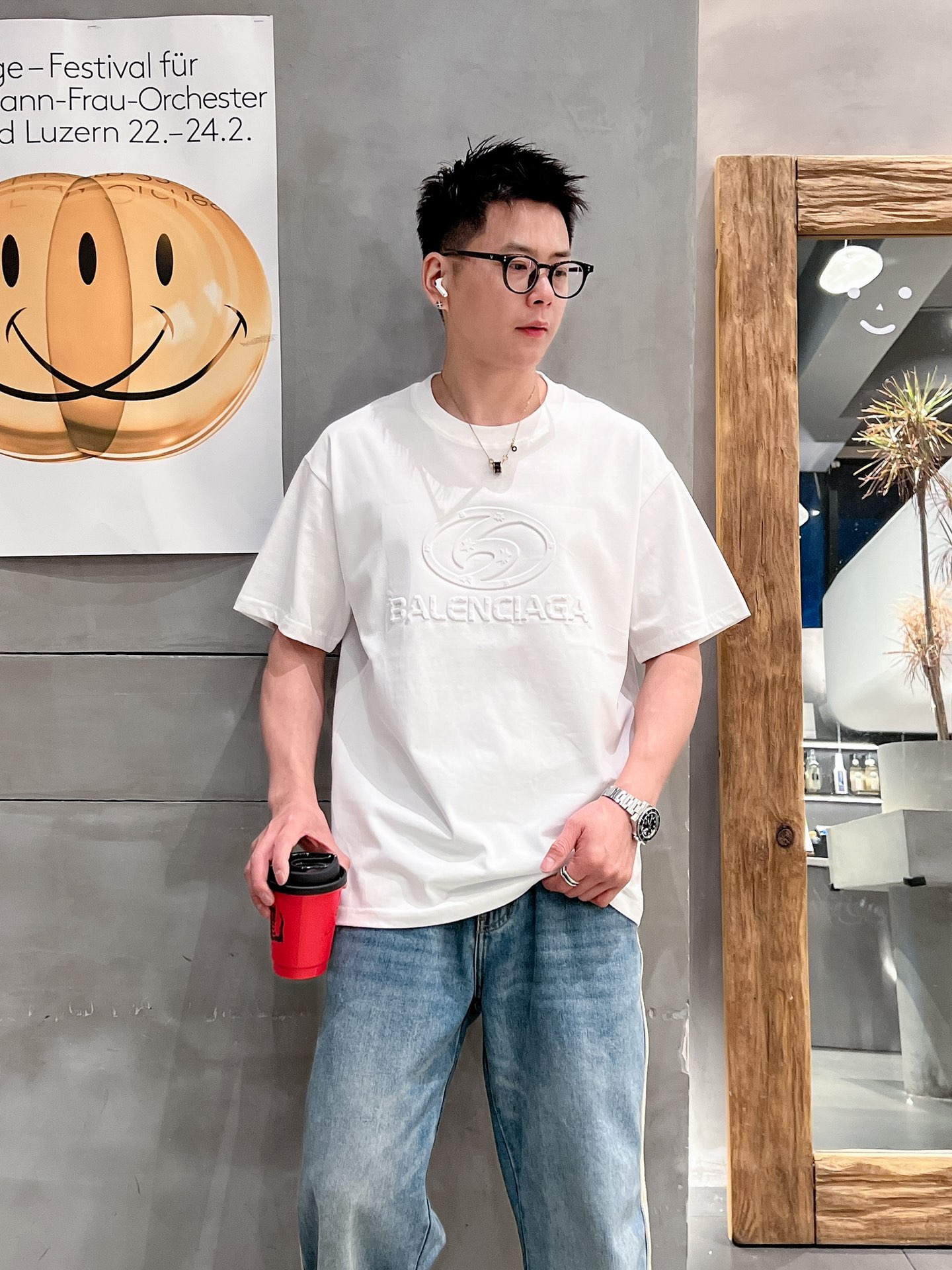 目を惹くカラー 2024 バレンシアガ 新作 半袖Tシャツ 偽物