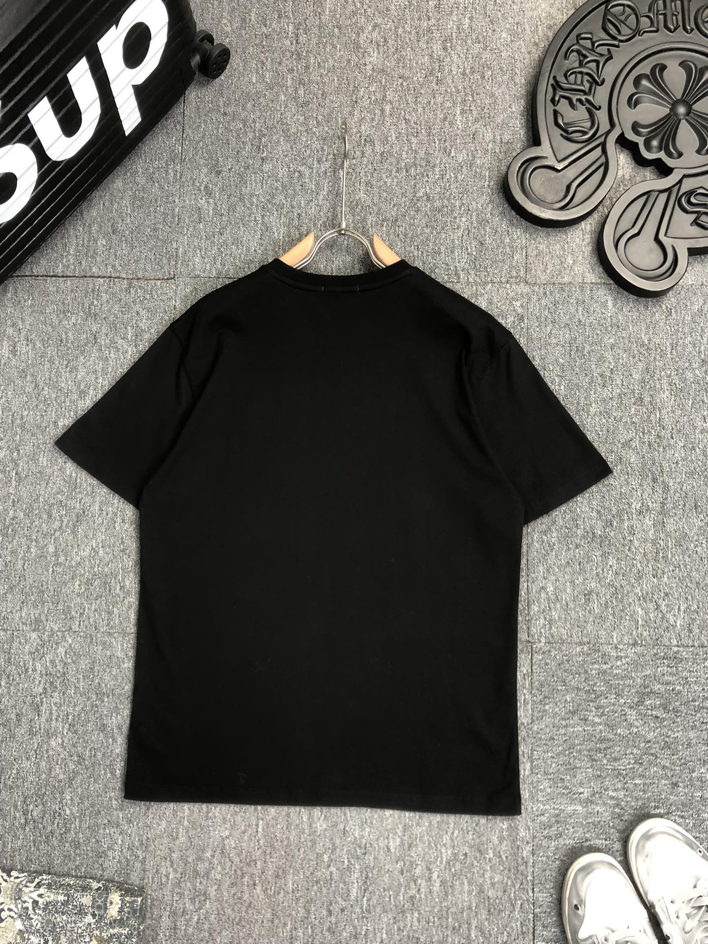 注目アイテム☆ 2024 バレンシアガ 新作 半袖Tシャツ スーパーコピー 3色