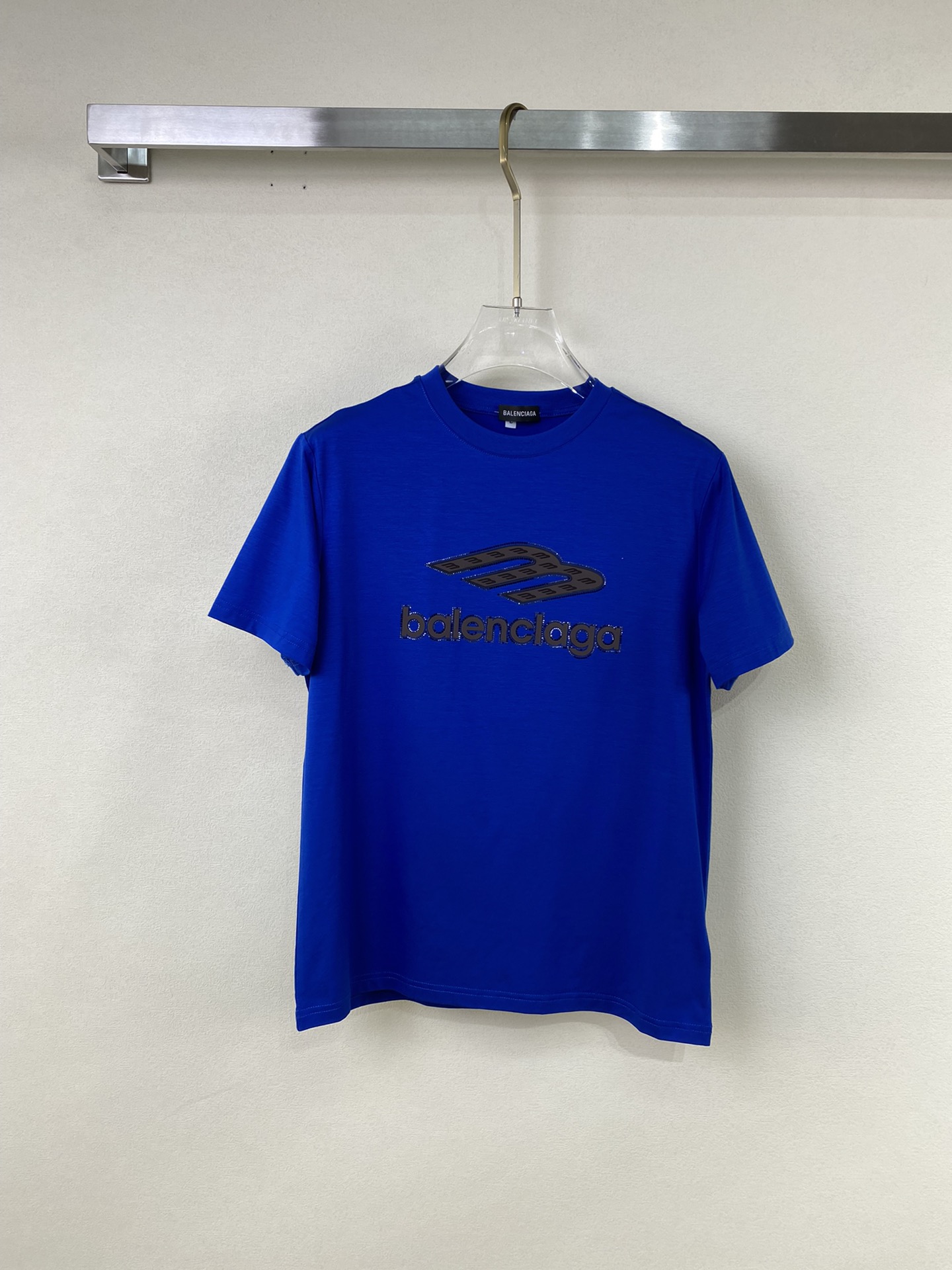 絶対欲しい！2024 バレンシアガ 新作 半袖Tシャツ コピー 4色