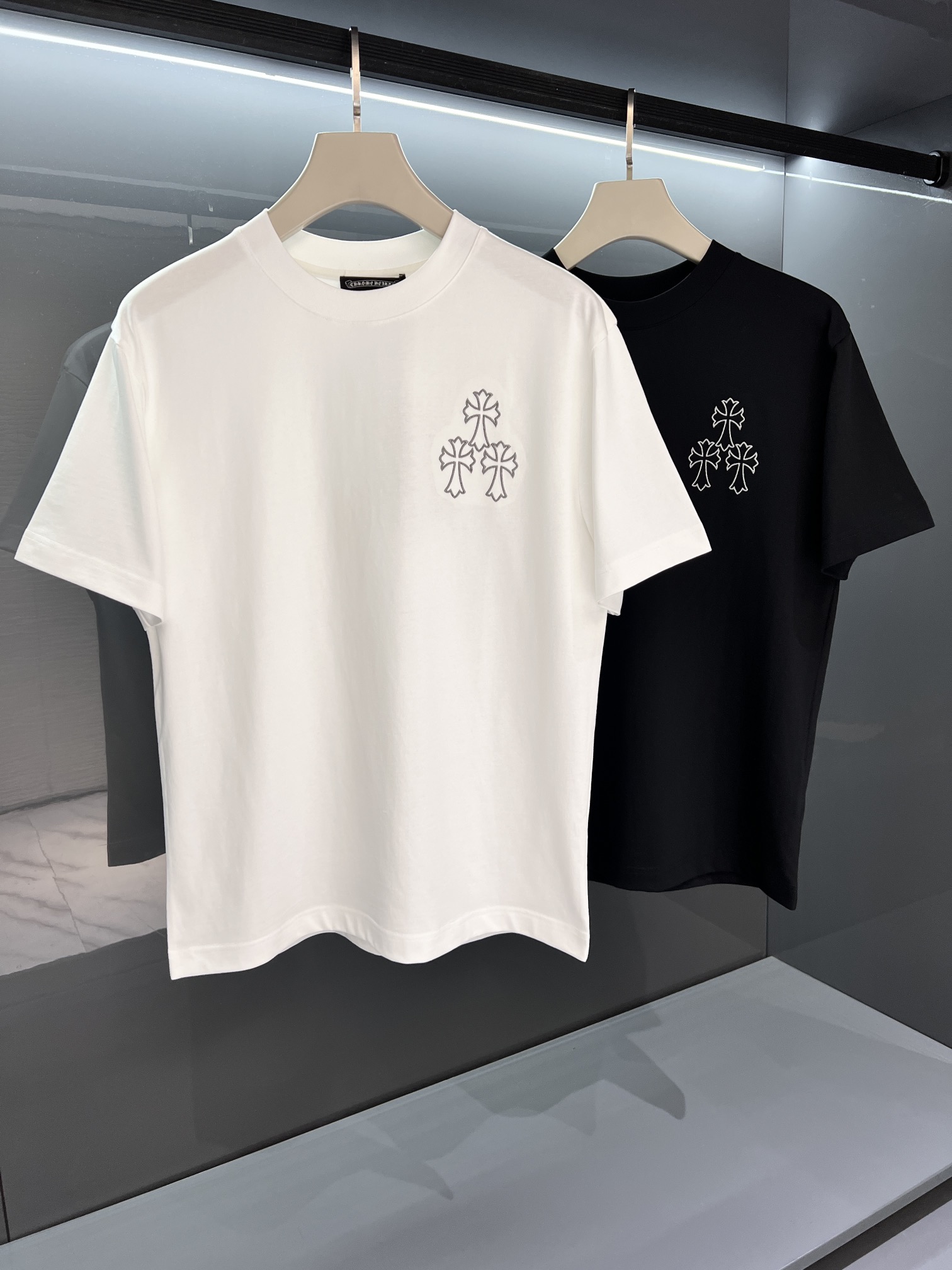 注目アイテム♡ 2024 クロムハーツ 新作 半袖Tシャツ 偽物 2色