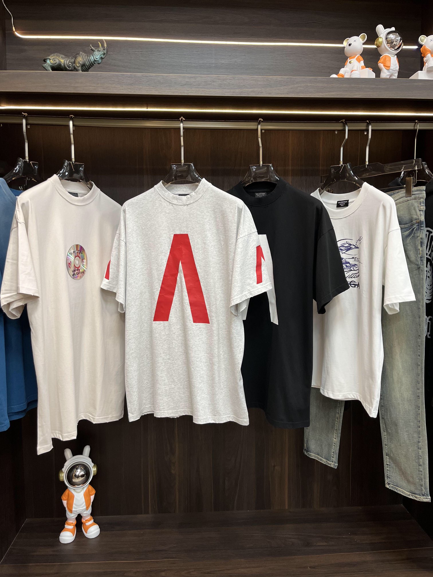 すぐ届く 2024 バレンシアガ 新作 半袖Tシャツ スーパーコピー 2色