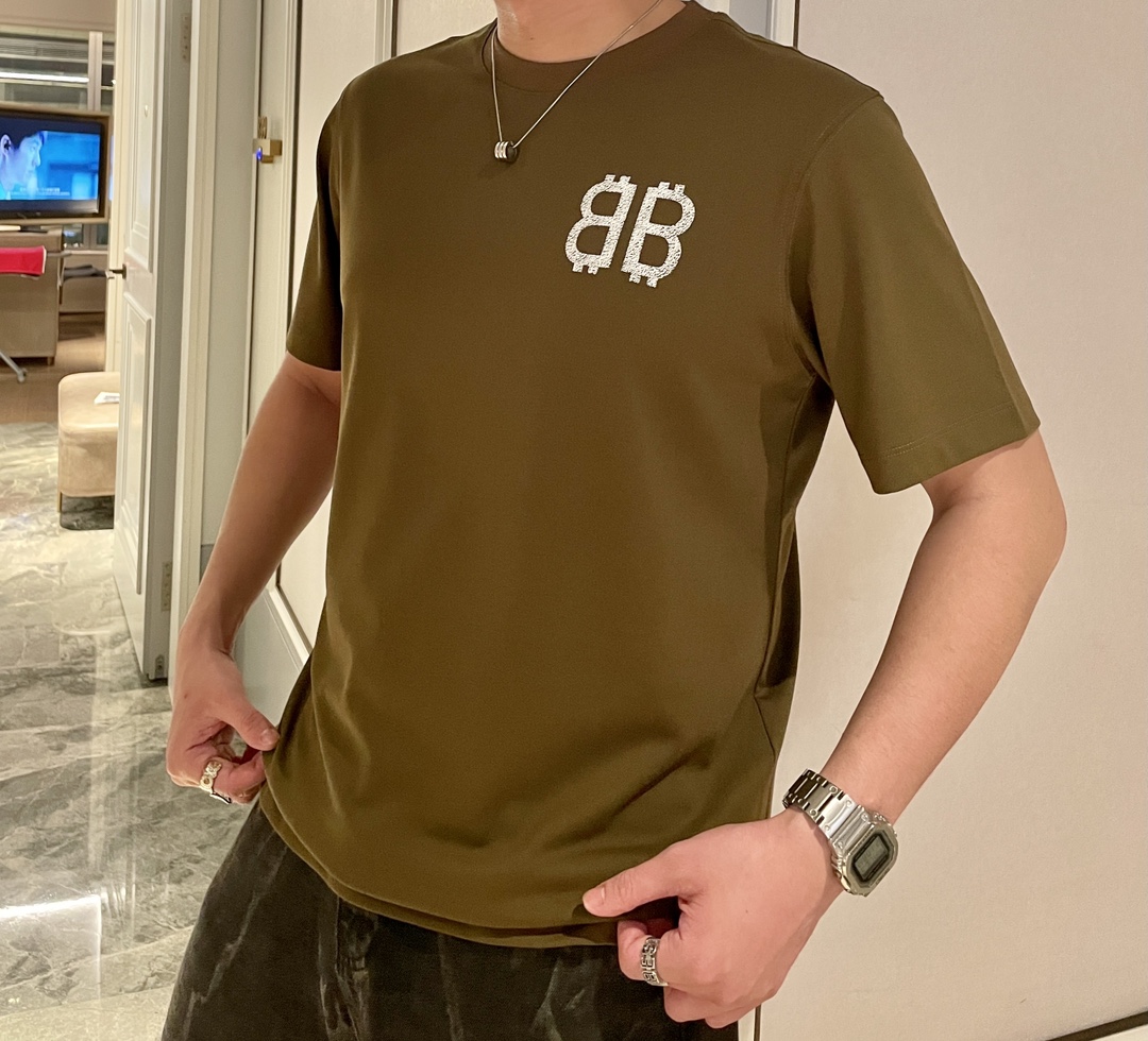 希少♪限定 2024 バレンシアガ 新作 半袖Tシャツ コピー