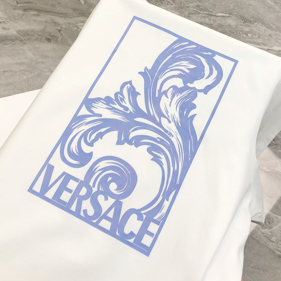 すぐ届く 2024 ヴェルサーチェ 新作 半袖Tシャツ スーパーコピー 2色