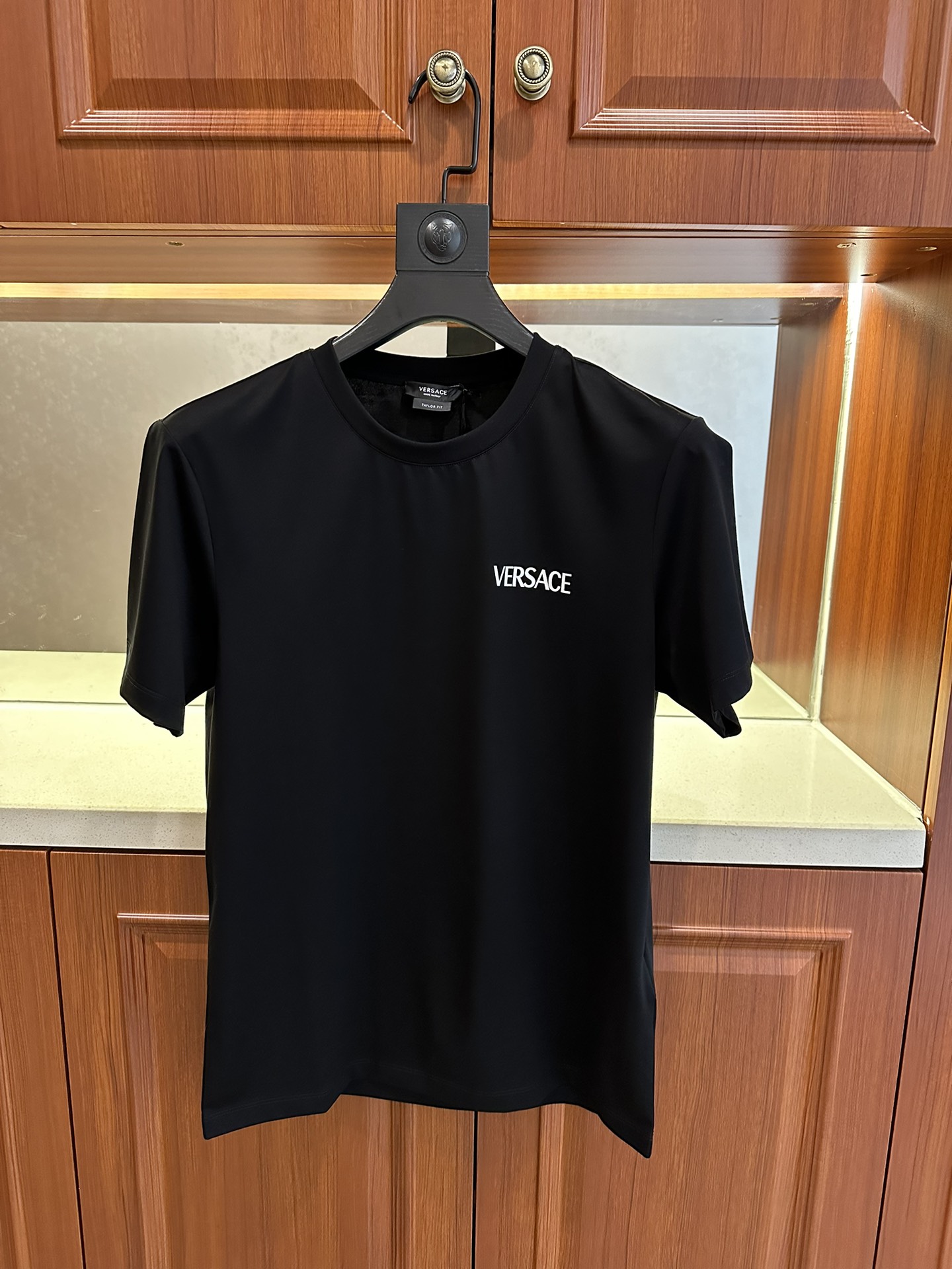 肌触り最高な 2024 ヴェルサーチェ 新作 半袖Tシャツ スーパーコピー