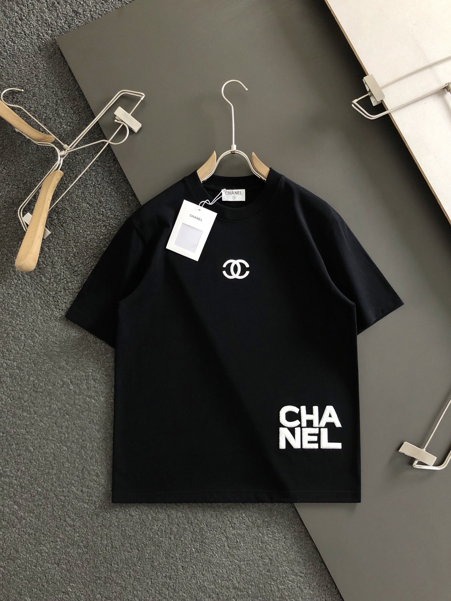 完売必至 2024 シャネル 新作 半袖Tシャツ コピー 3色