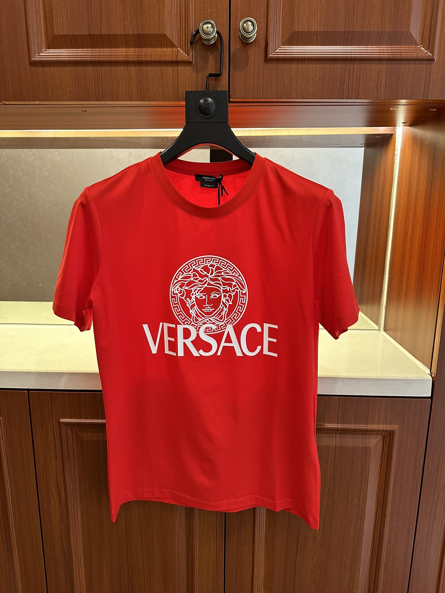 送料込 2024 ヴェルサーチェ 新作 半袖Tシャツ コピー