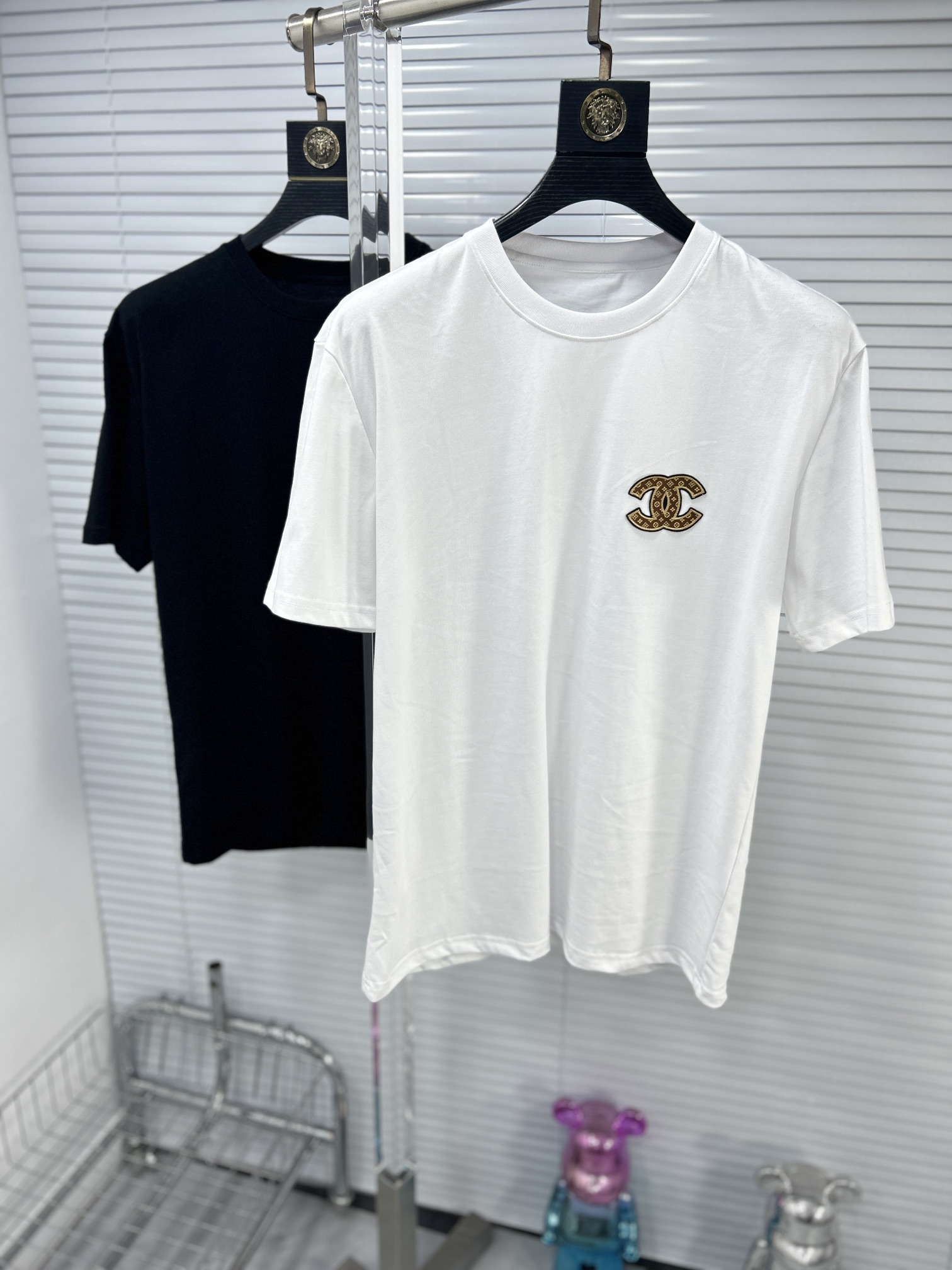 日本未入荷 2024 シャネル 新作 半袖Tシャツ コピー