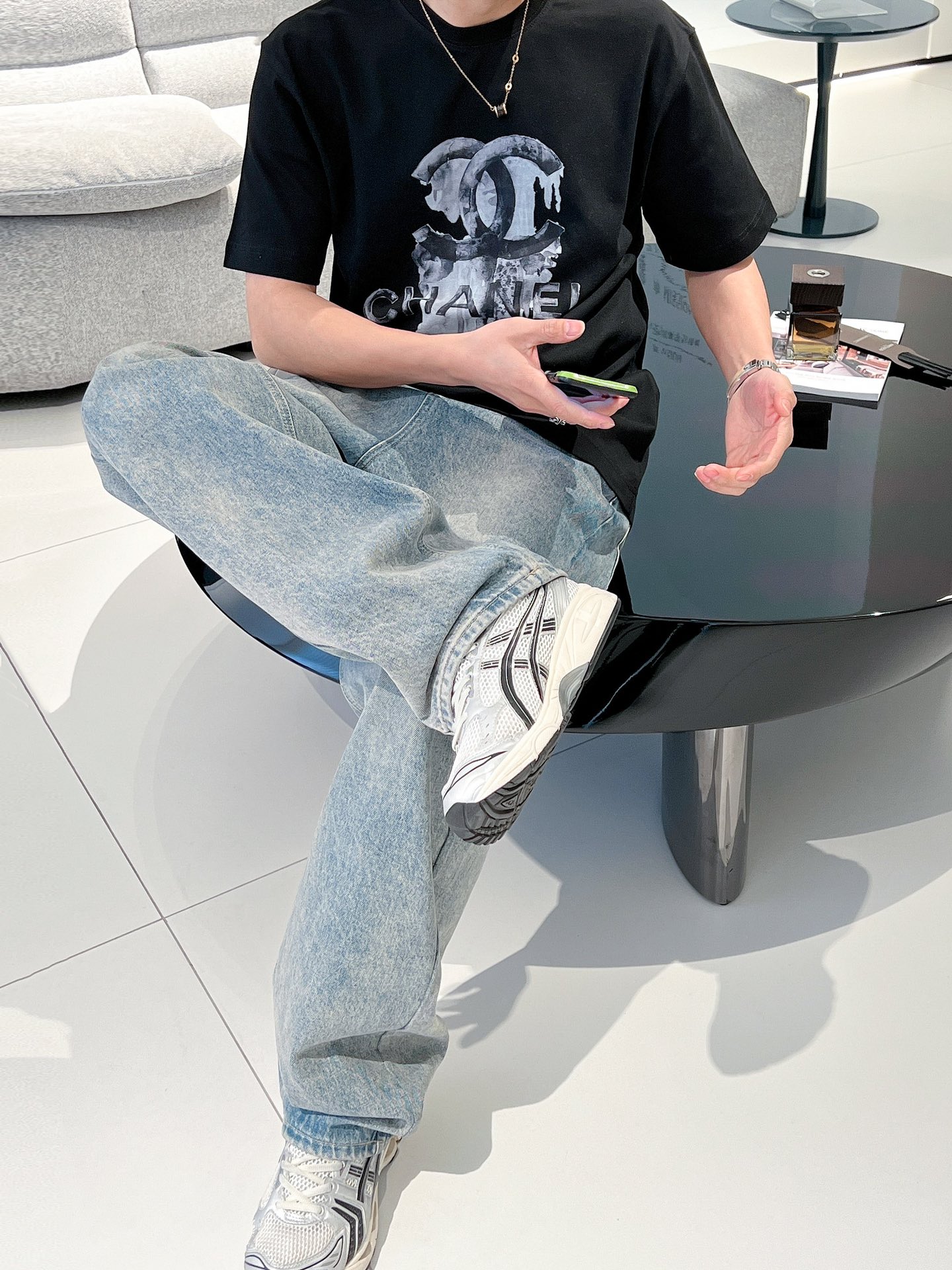定番人気！2024 シャネル 新作 半袖Tシャツ 偽物