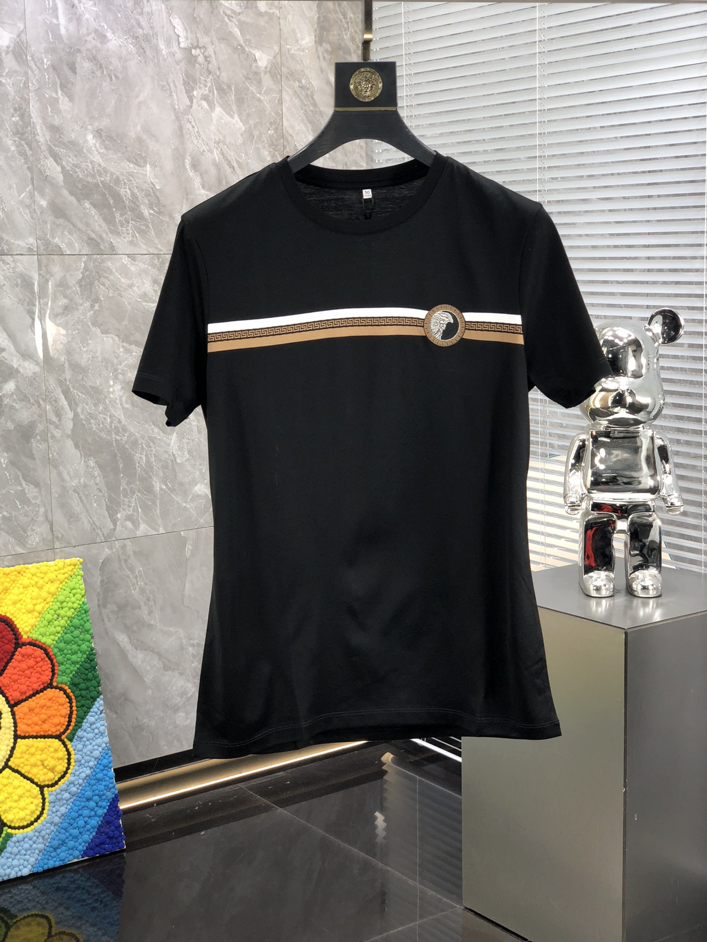高品質 2024 ヴェルサーチェ 新作 半袖Tシャツ 偽物