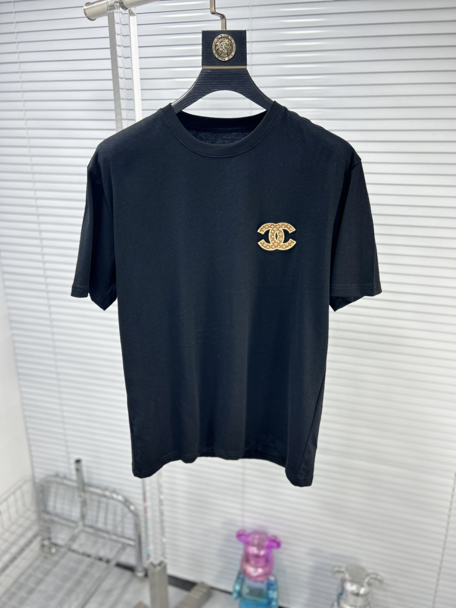 日本未入荷 2024 シャネル 新作 半袖Tシャツ コピー