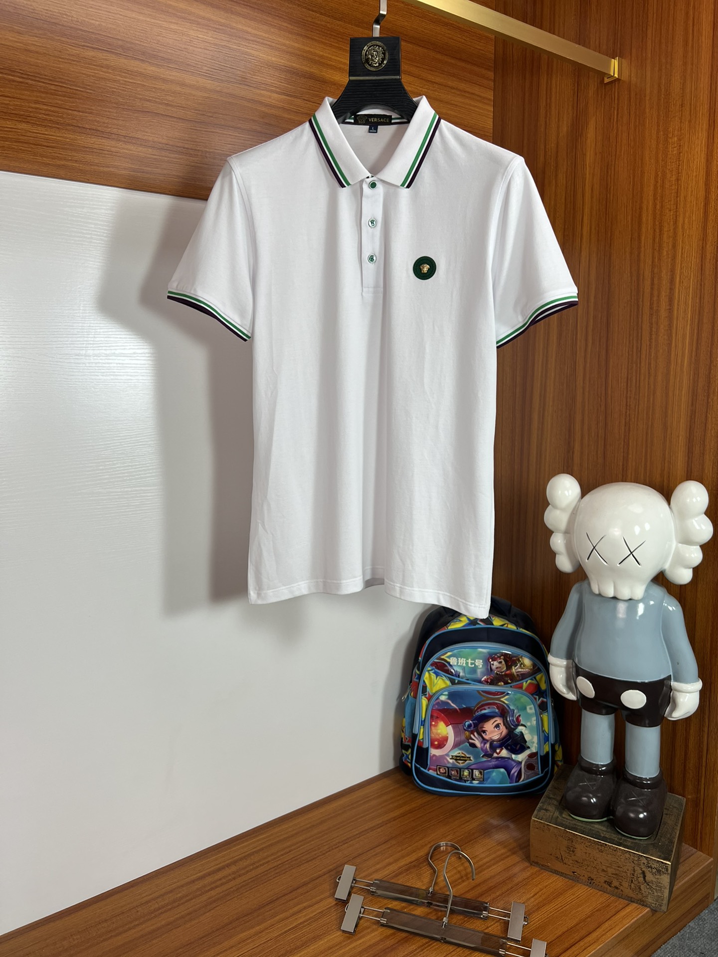 人気急上昇 2024 ヴェルサーチェ 新作 半袖Tシャツ 偽物