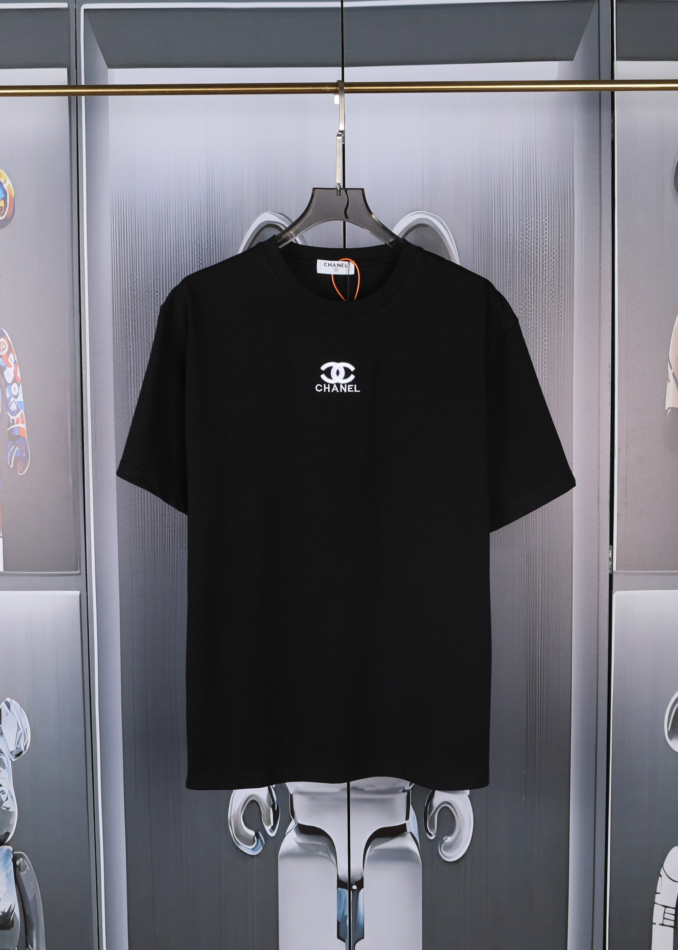人気急上昇 2024 シャネル 新作 半袖Tシャツ 偽物