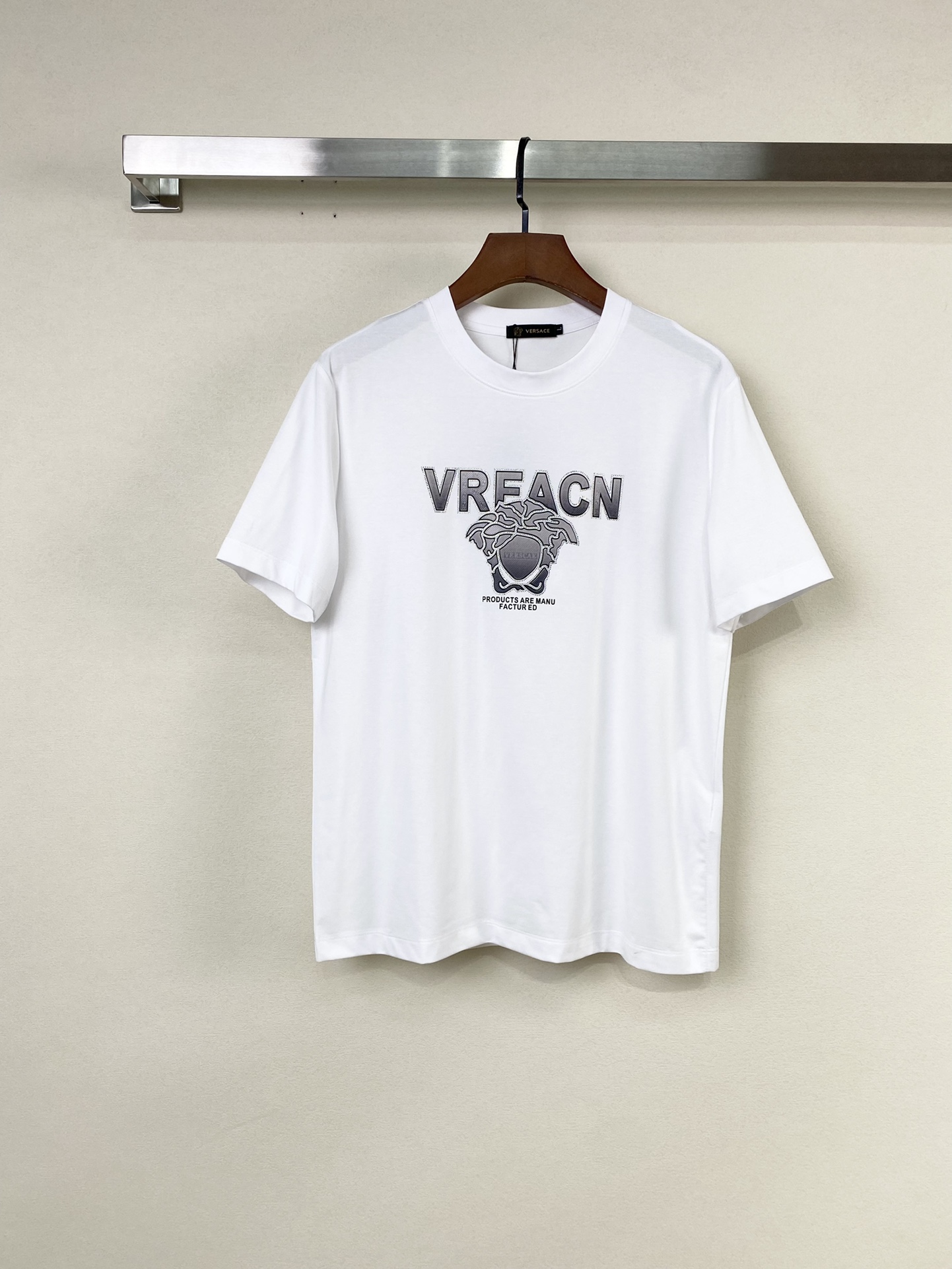 日本未入荷 2024 ヴェルサーチェ 新作 半袖Tシャツ スーパーコピー 2色