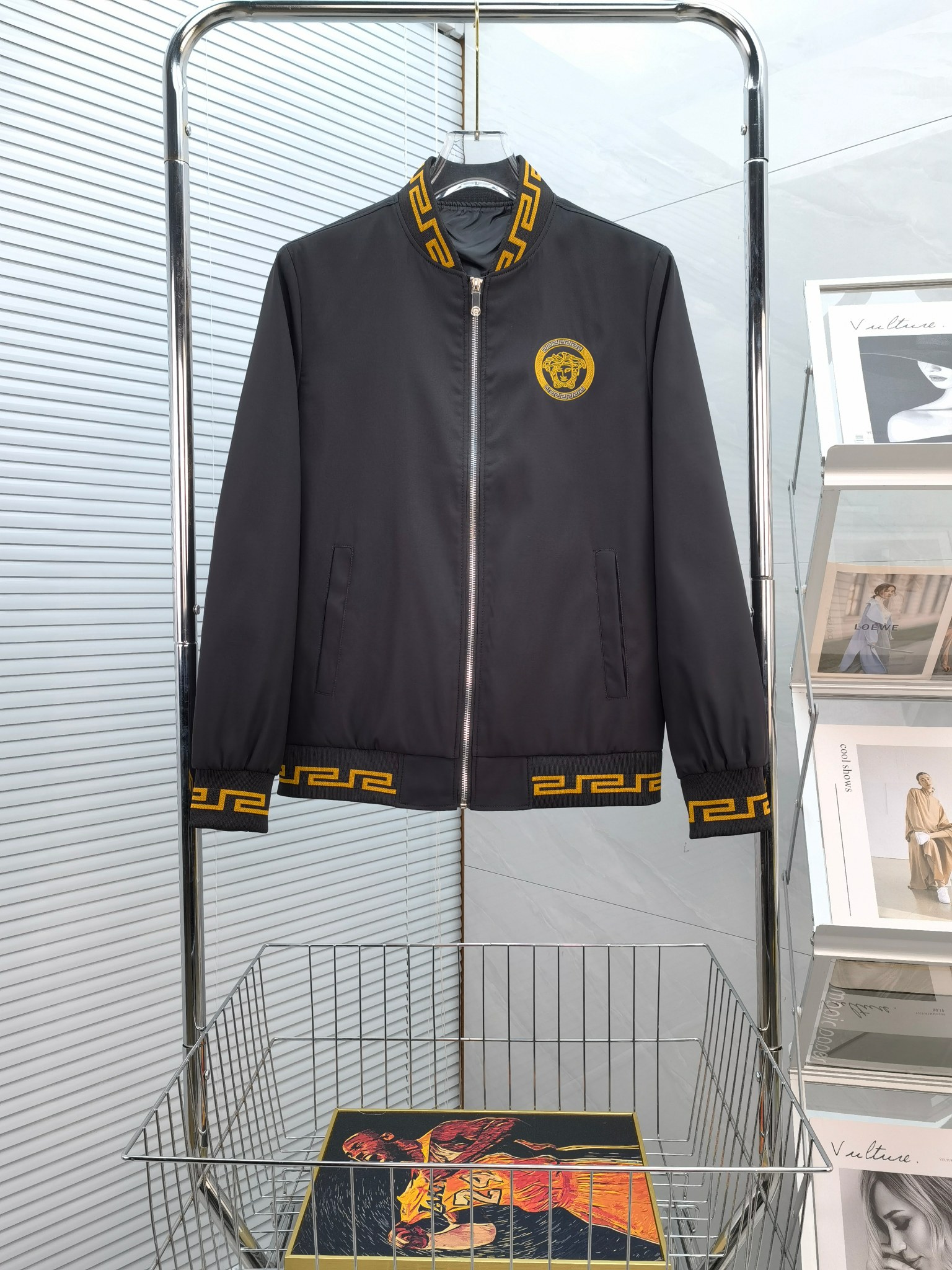 定番人気！2024 ヴェルサーチェ 新作 ジャケット スーパーコピー
