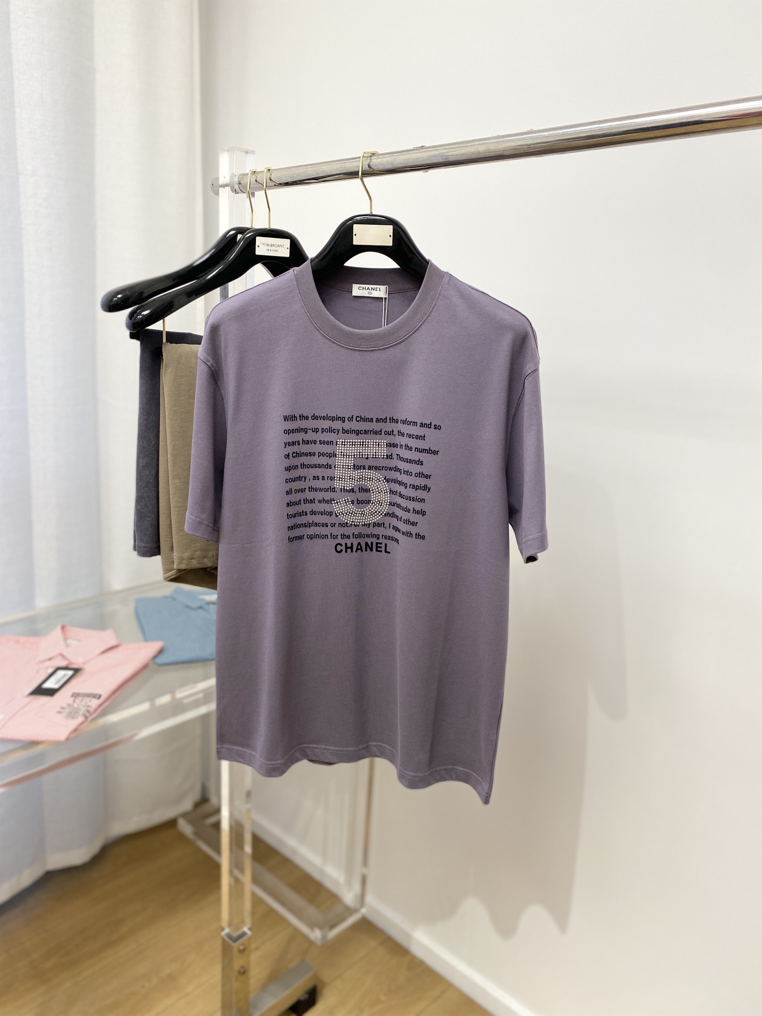 人気No1 2024 シャネル 新作 半袖Tシャツ コピー