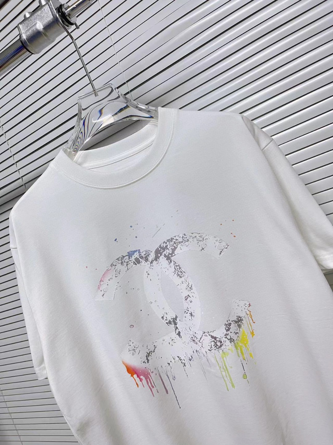 完売必至 2024 シャネル 新作 半袖Tシャツ 偽物