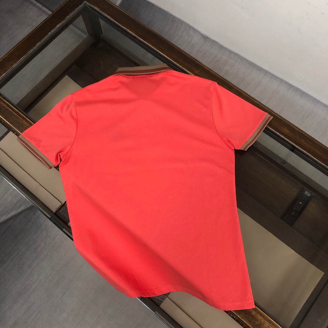 人気急上昇新作 2024 ヴェルサーチェ 新作 半袖Tシャツ コピー