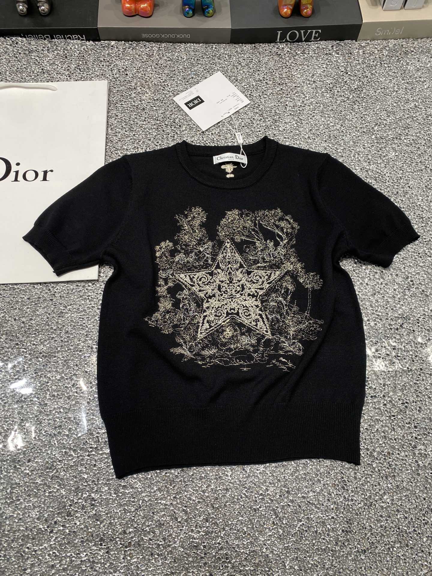 最安値挑戦 2024 ディオール 新作 半袖Tシャツ 偽物 3色