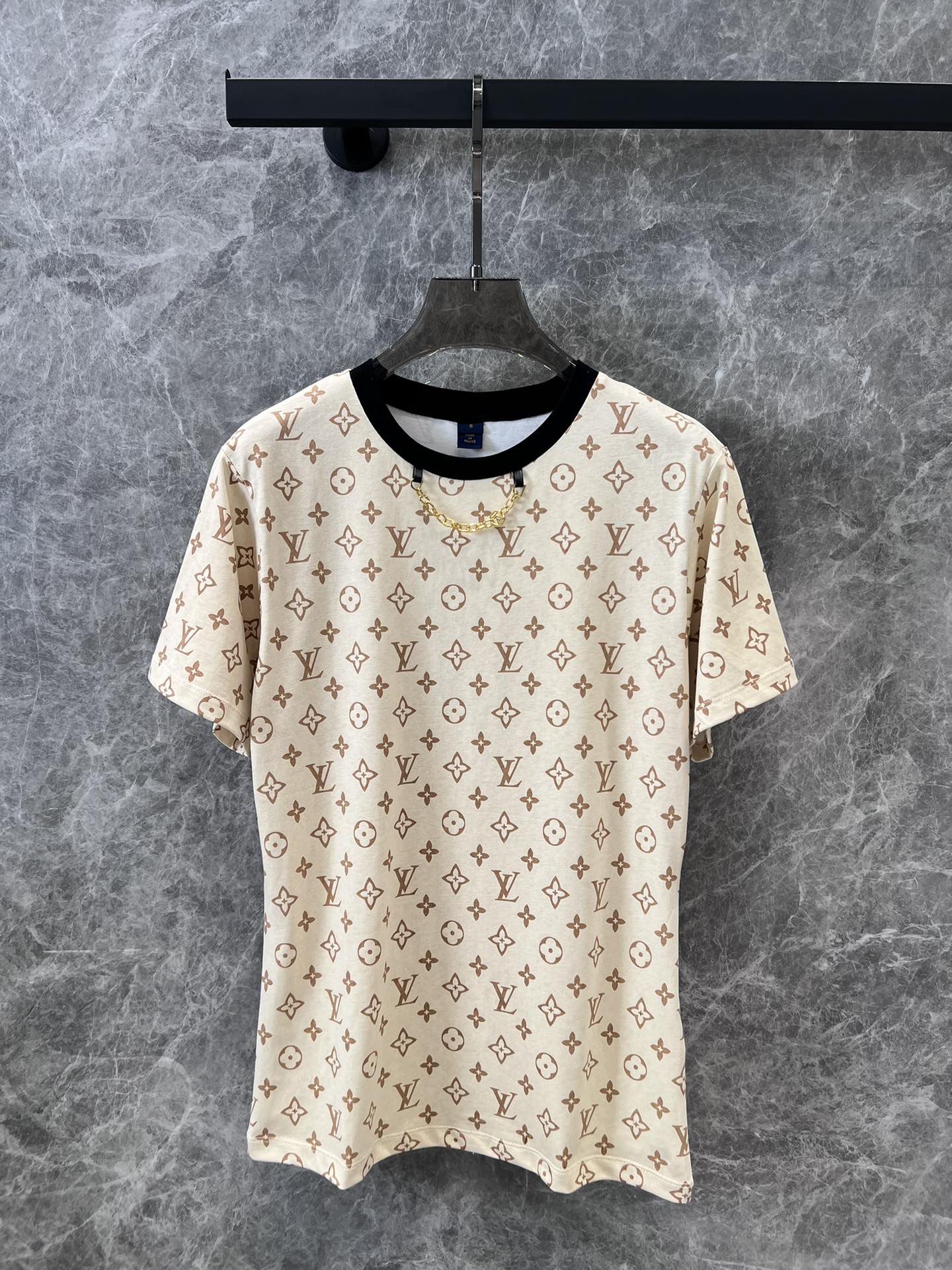 ☆超人気☆ 2024 ルイヴィトン 新作 半袖Tシャツ スーパーコピー