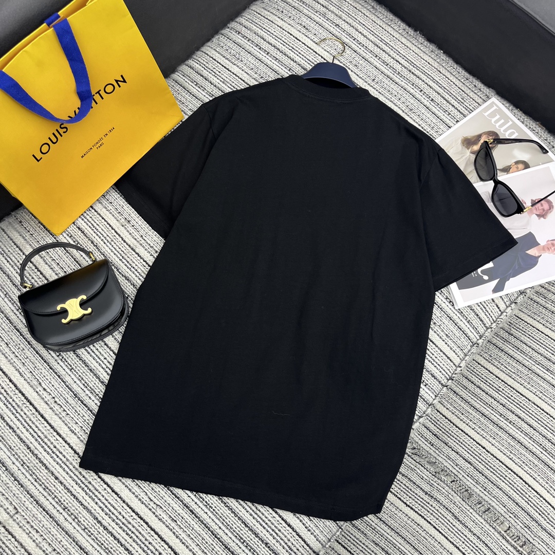 送料込 2024 ルイヴィトン 新作 半袖Tシャツ コピー