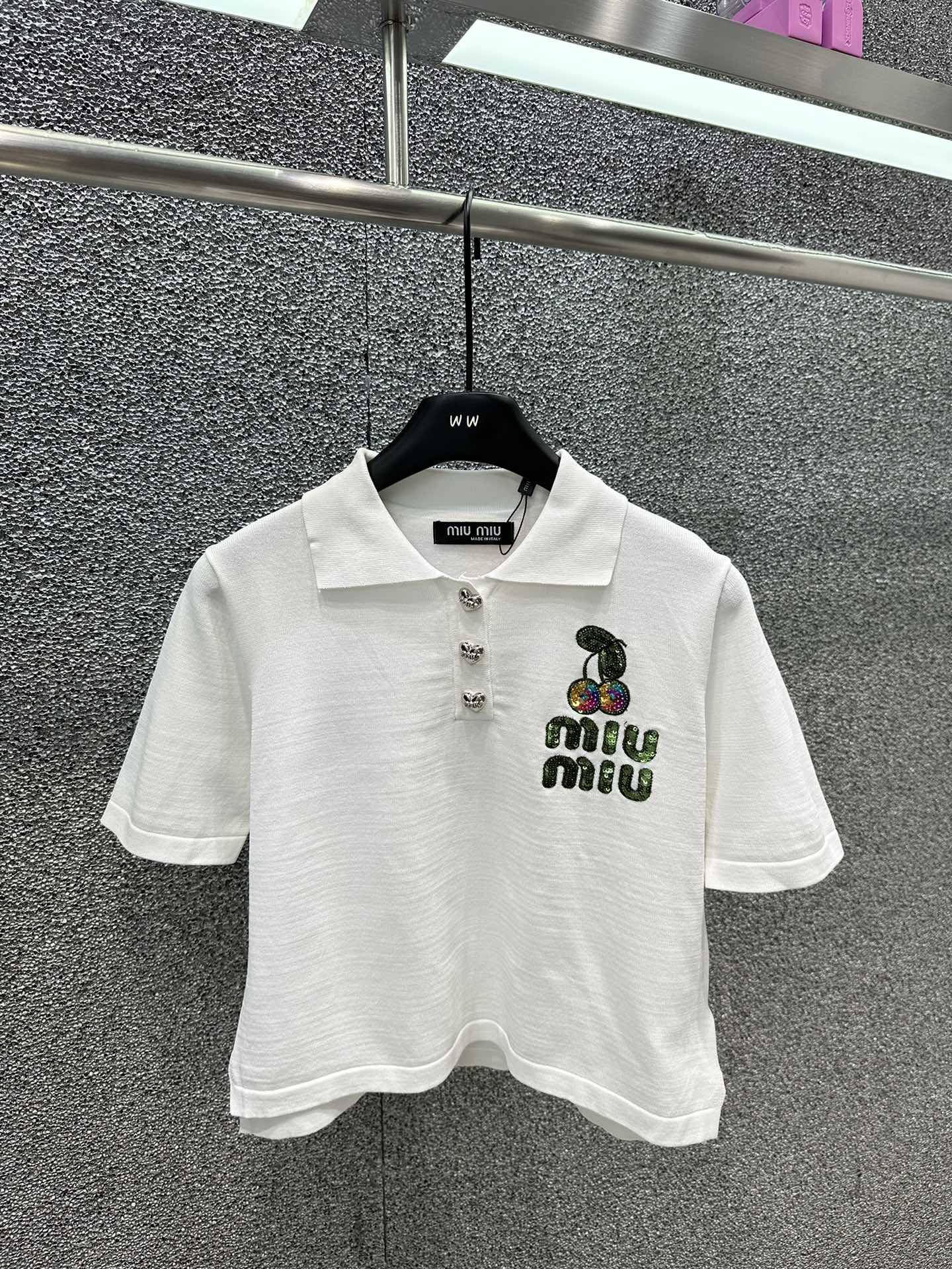 ☆超人気☆ 2024 ミュウミュウ 新作 半袖Tシャツ スーパー コピー 3色
