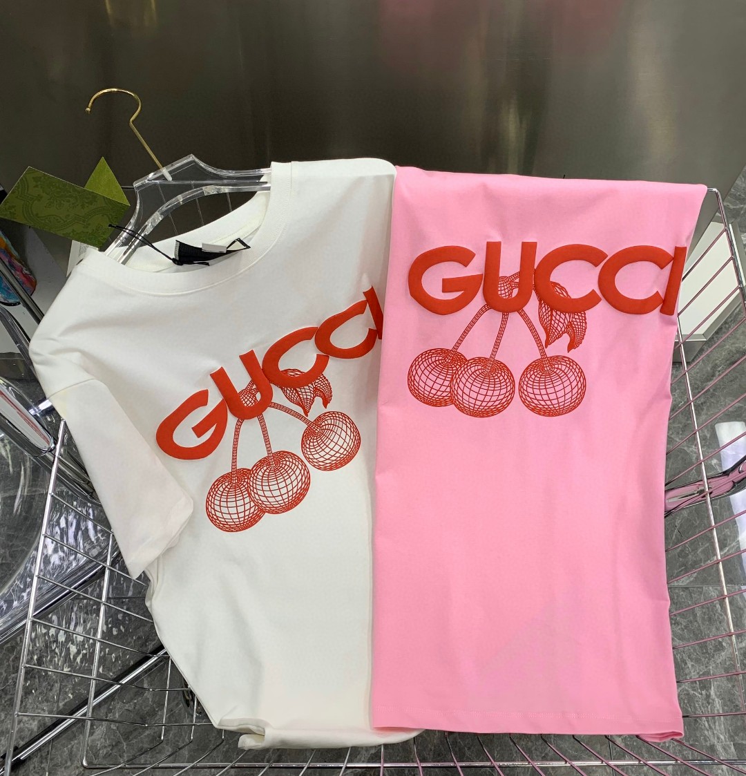 激安価格！2024 グッチ 新作 半袖Tシャツ スーパーコピー