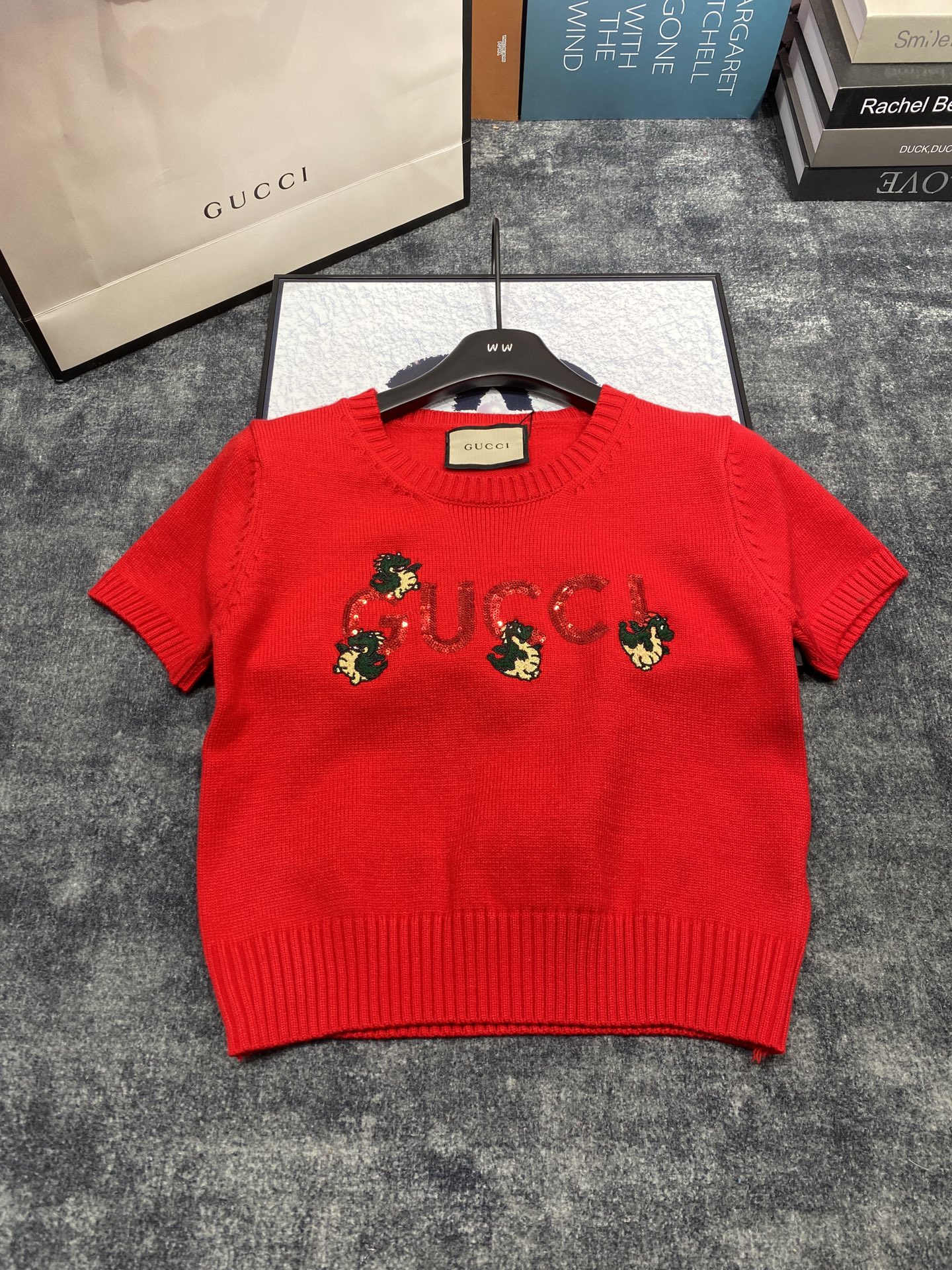 使い勝手良し 2024 グッチ 新作 半袖Tシャツ スーパーコピー