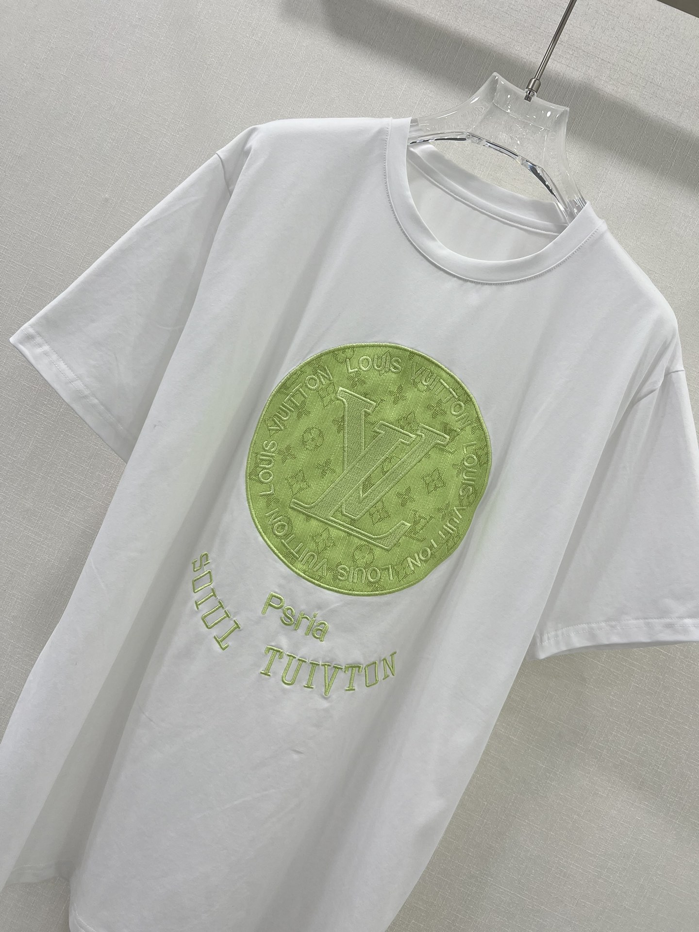 定番人気！2024 ルイヴィトン 新作 半袖Tシャツ 偽物