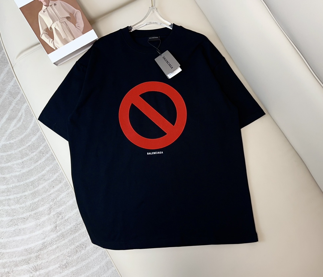 新色登場☆ 2024 バレンシアガ 新作 半袖Tシャツ スーパーコピー