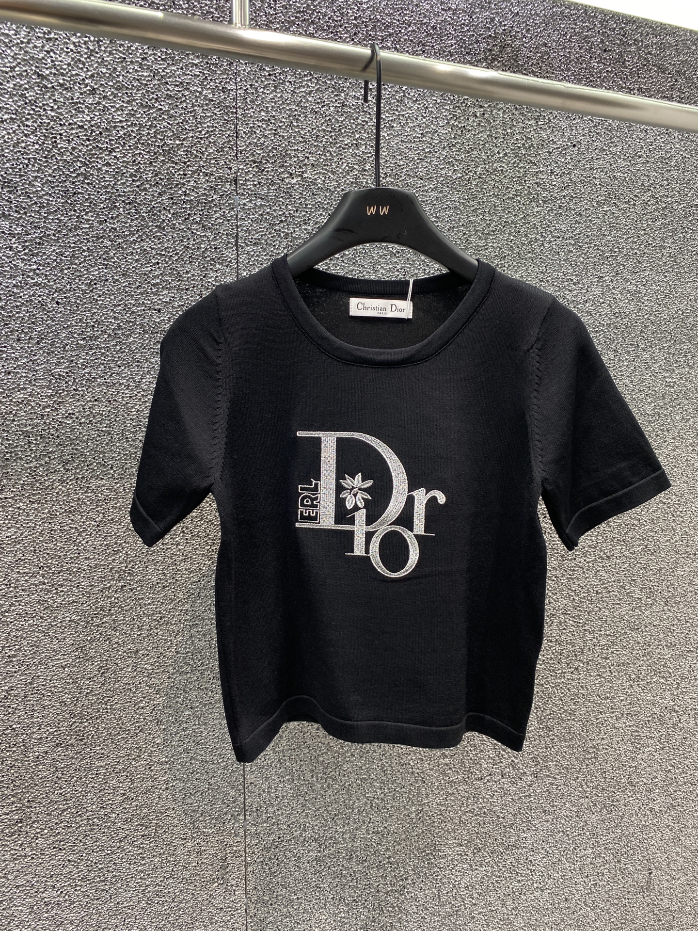 激安価格！2024 ディオール 新作 半袖Tシャツ スーパーコピー 2色