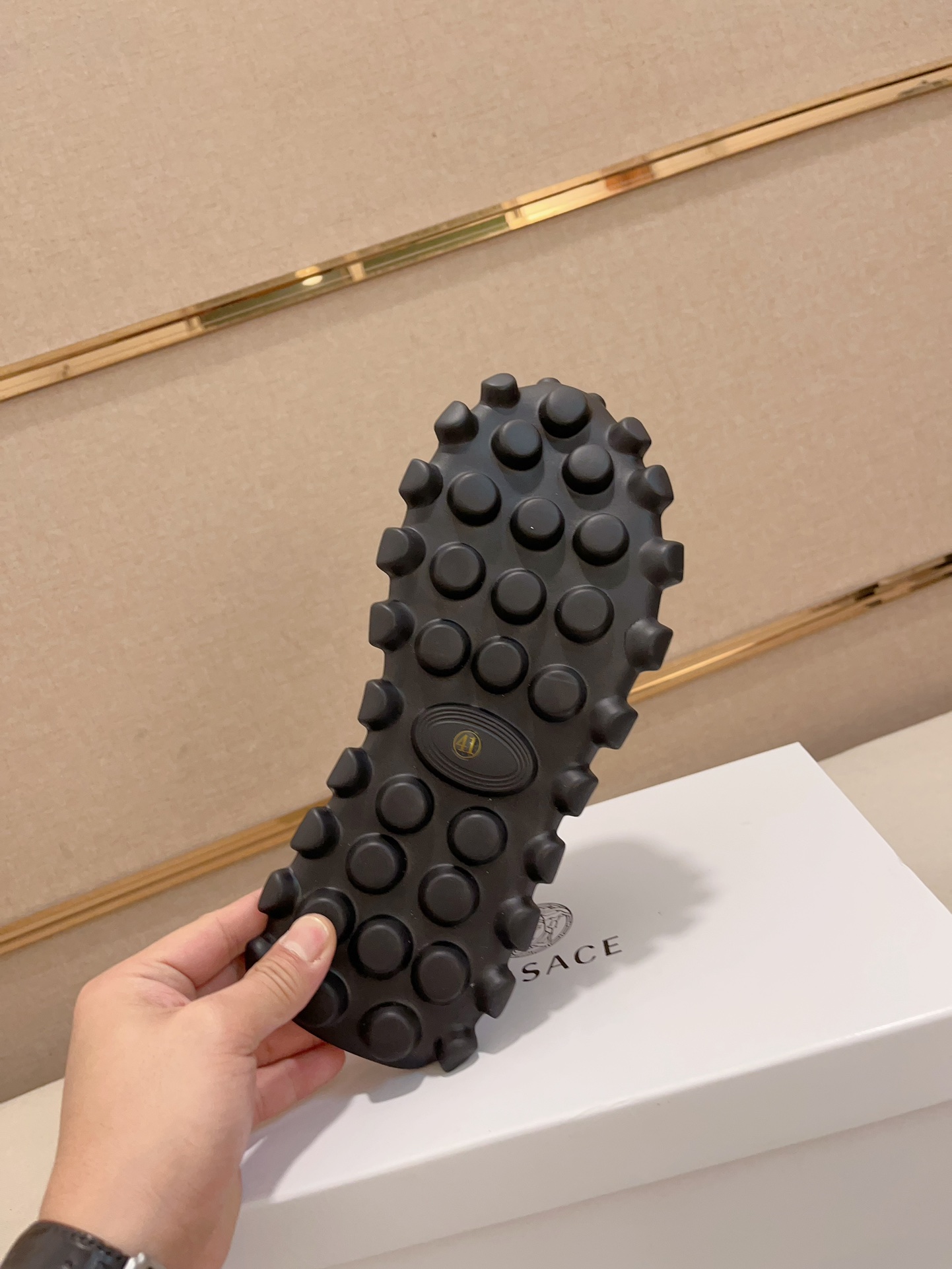 使い勝手良し 2024新作 ヴェルサーチェ スニーカー コピー