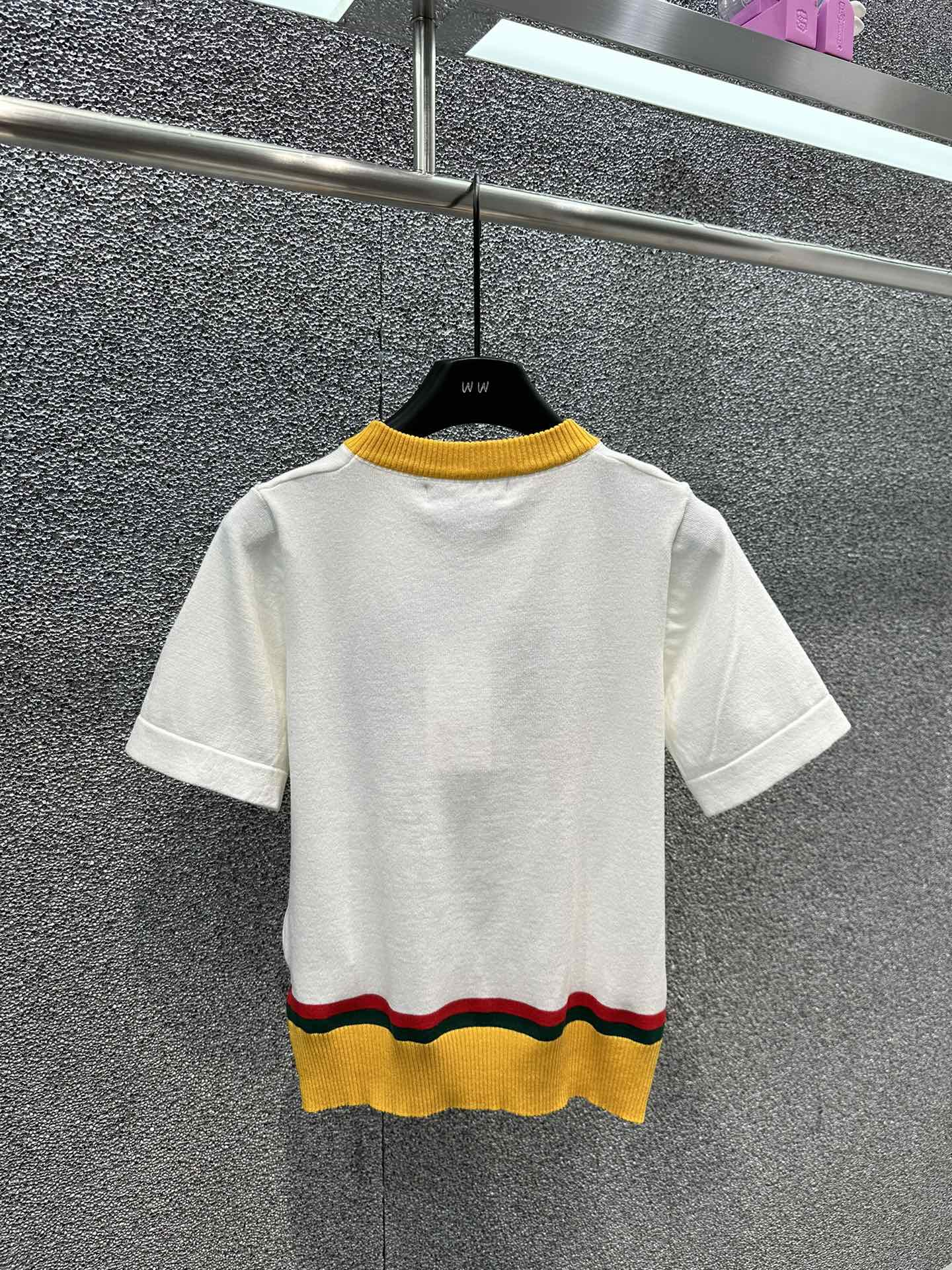 完売必至 ★ 2024 グッチ 新作 半袖Tシャツ スーパーコピー 2色