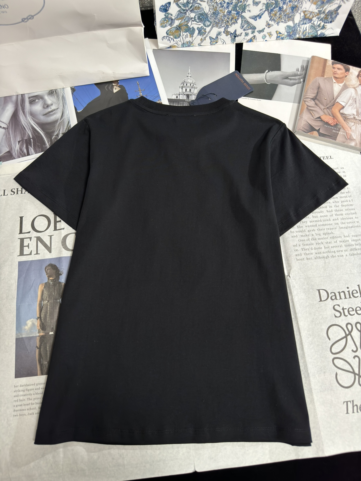 世界中で大人気♪ 2024 ルイヴィトン 新作 半袖Tシャツ スーパーコピー