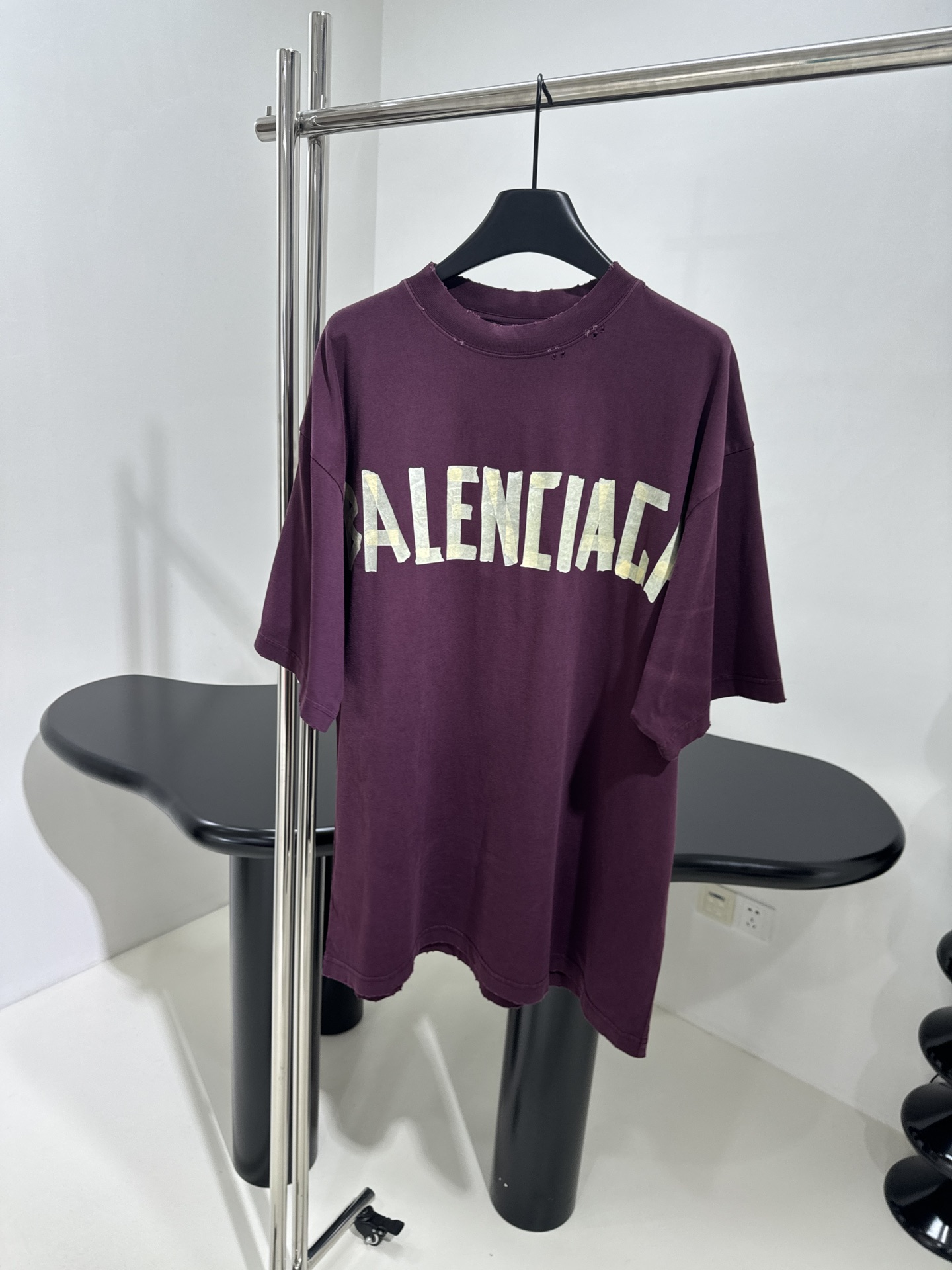 注目アイテム♡ 2024 バレンシアガ 新作 半袖Tシャツ スーパーコピー