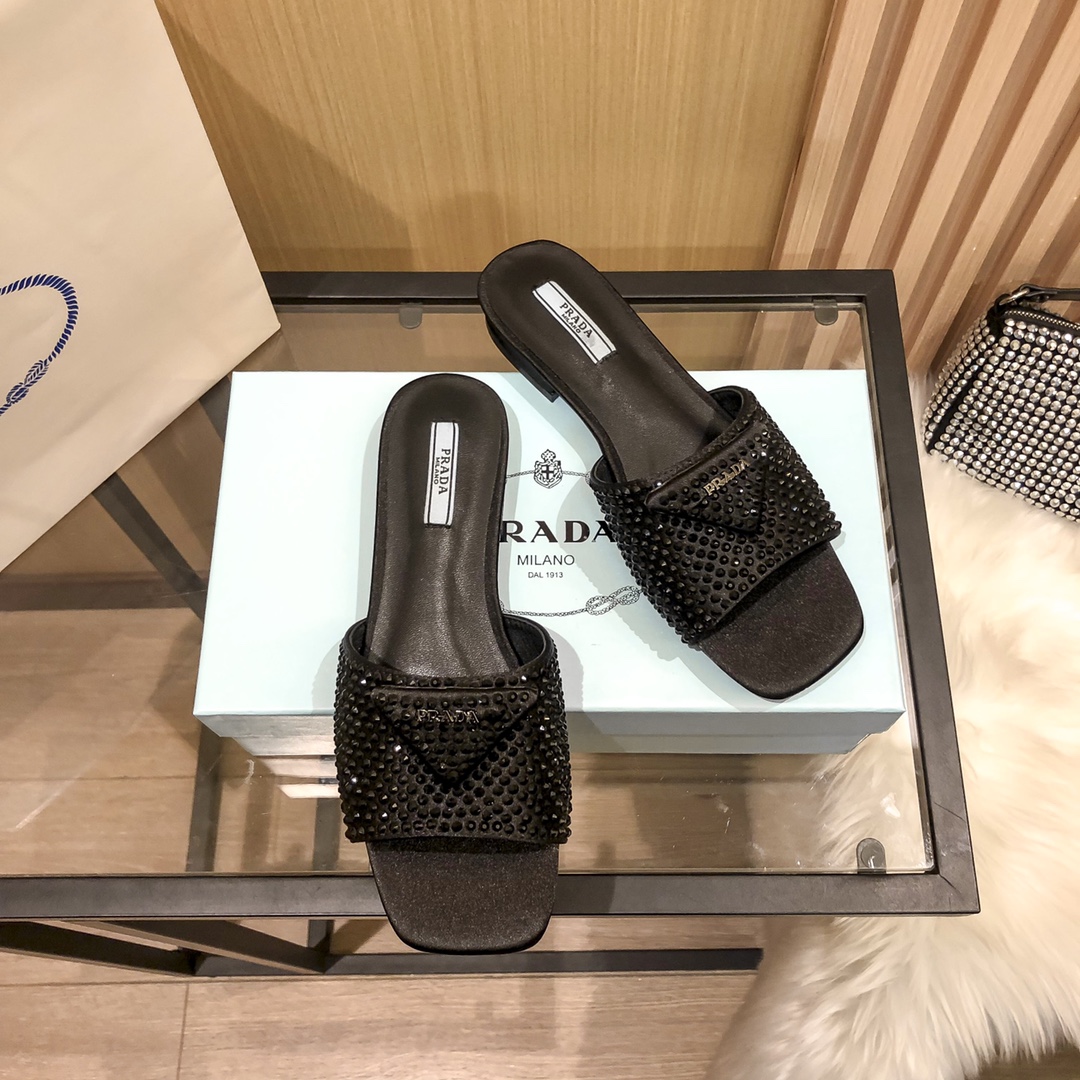 使い勝手良し 2024新作 プラダ サンダル-スリッパ スーパーコピー