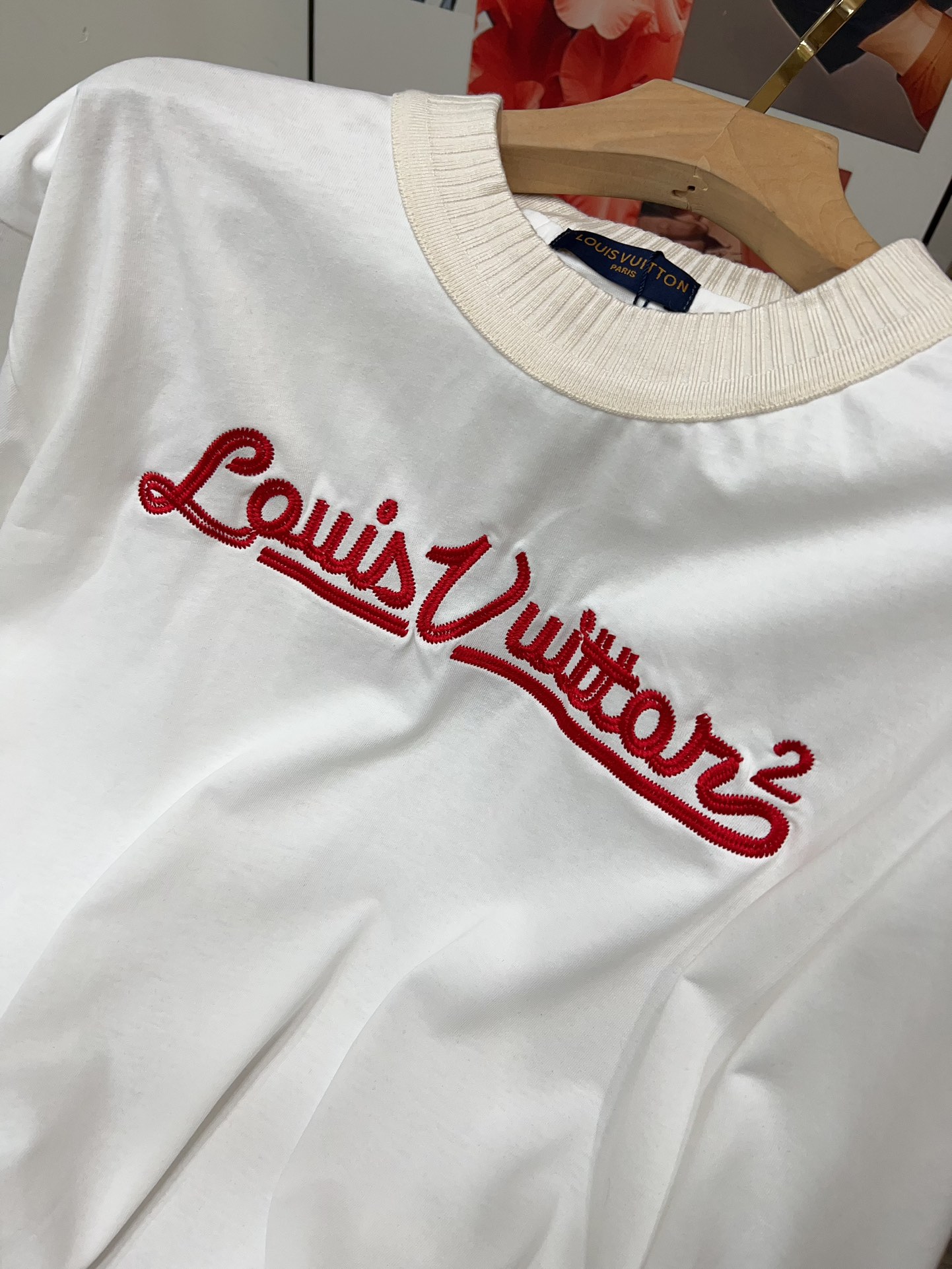 完売必至 2024 ルイヴィトン 新作 半袖Tシャツ スーパーコピー 2色